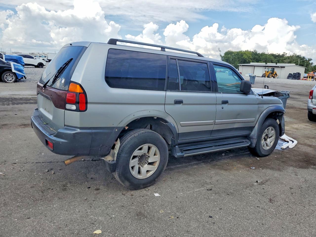 2001 Mitsubishi Montero Sport Xls Silver vin: JA4LS31H21P058711