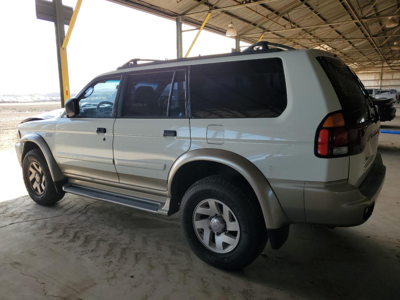 2000 Mitsubishi Montero Sport Ls White vin: JA4LS31H2YP808098