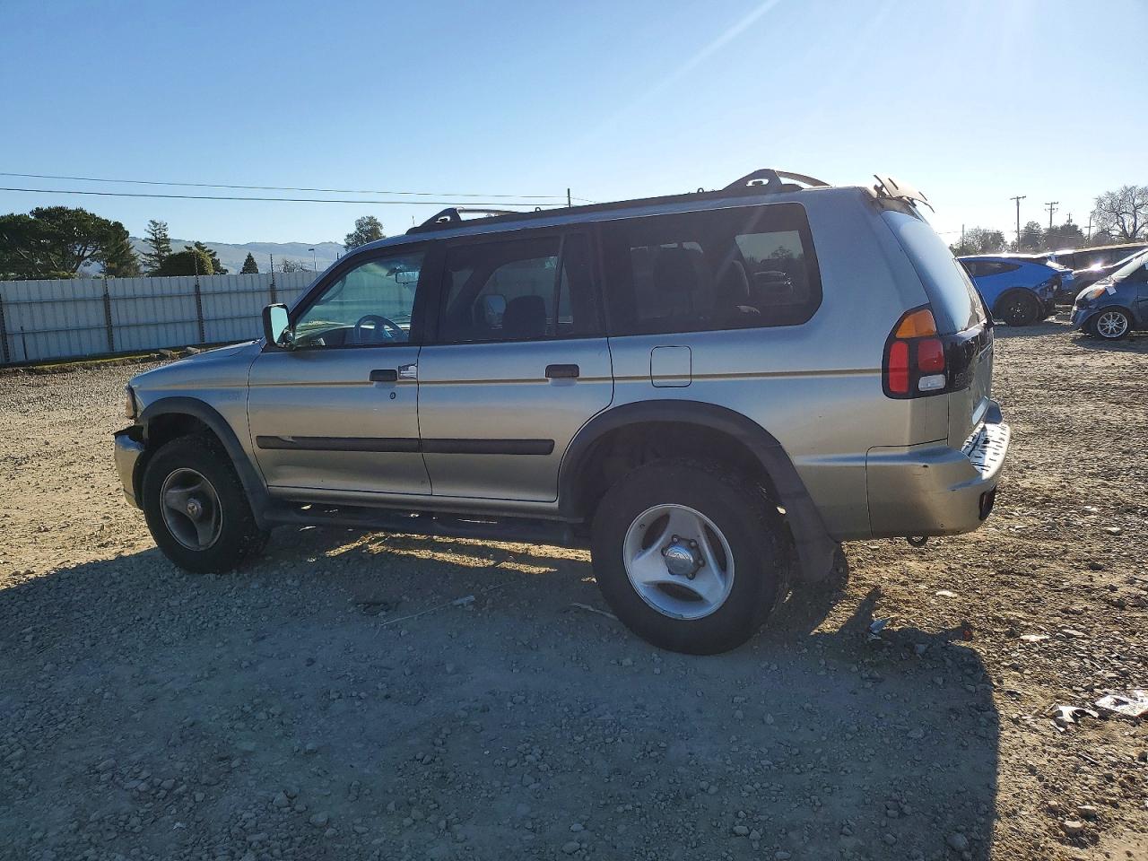 2000 Mitsubishi Montero Sport Ls Beige vin: JA4LS31H3YP022679