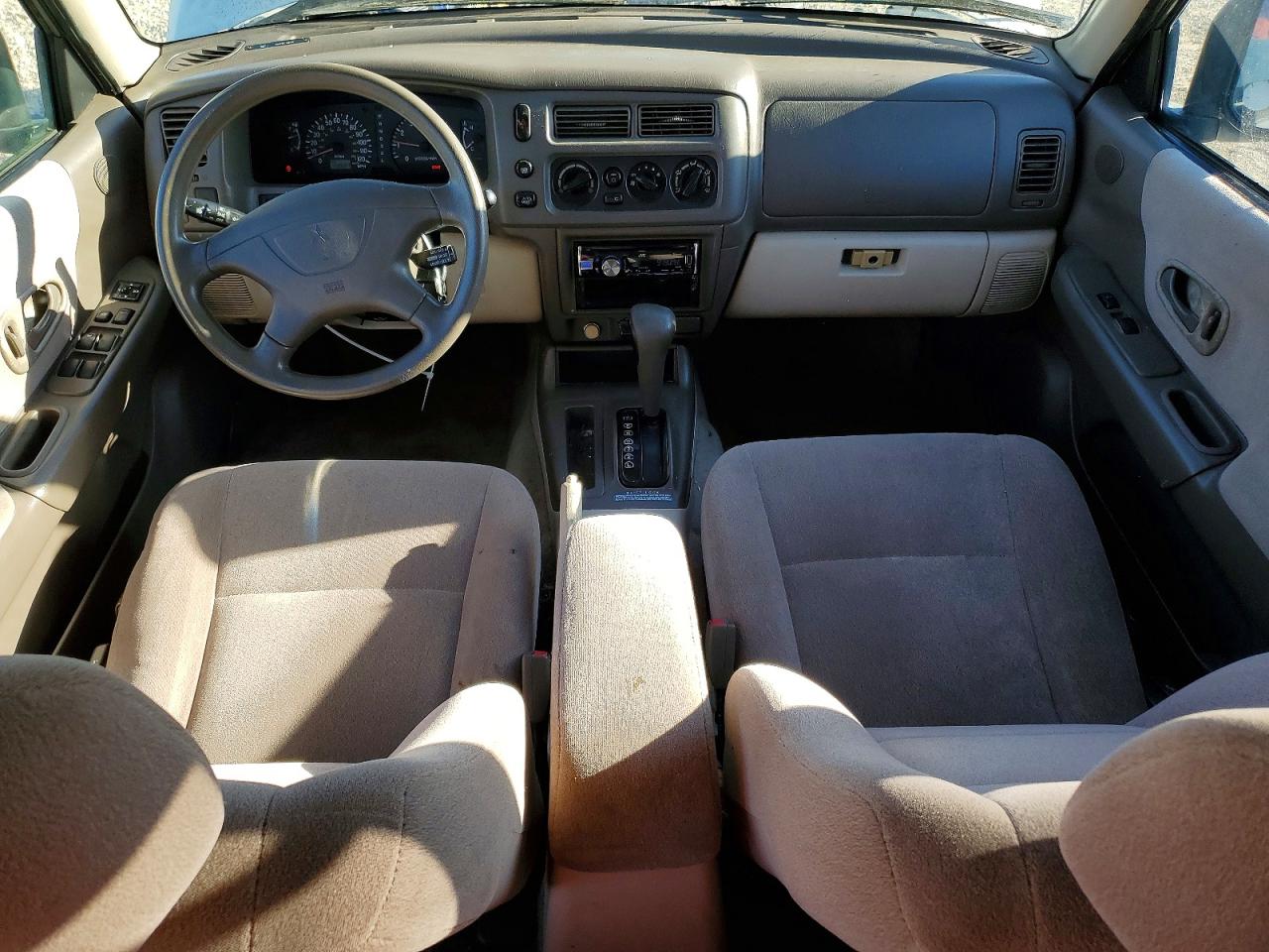 2000 Mitsubishi Montero Sport Ls Beige vin: JA4LS31H3YP022679