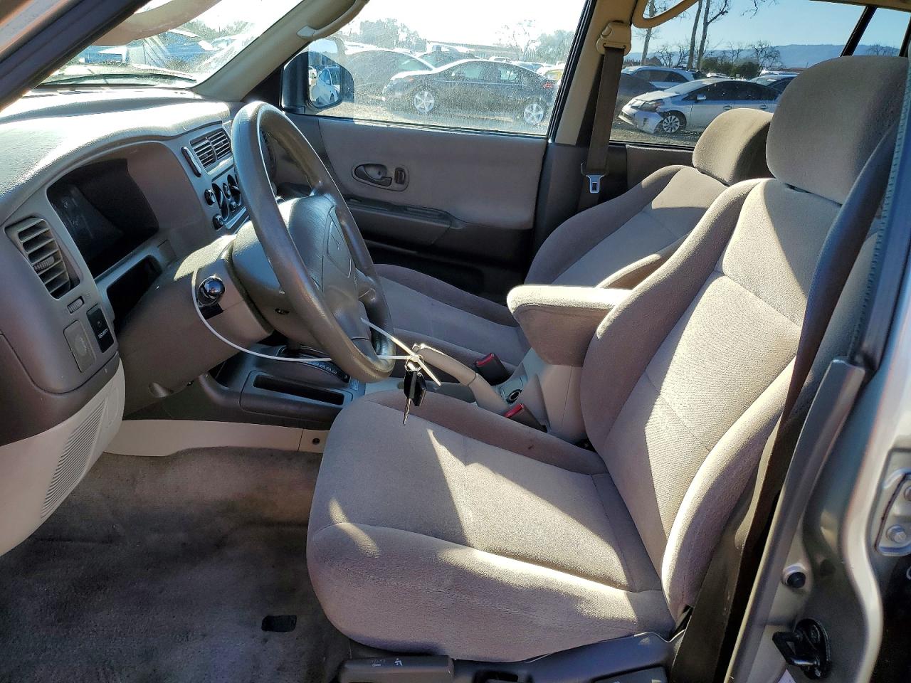 2000 Mitsubishi Montero Sport Ls Beige vin: JA4LS31H3YP022679