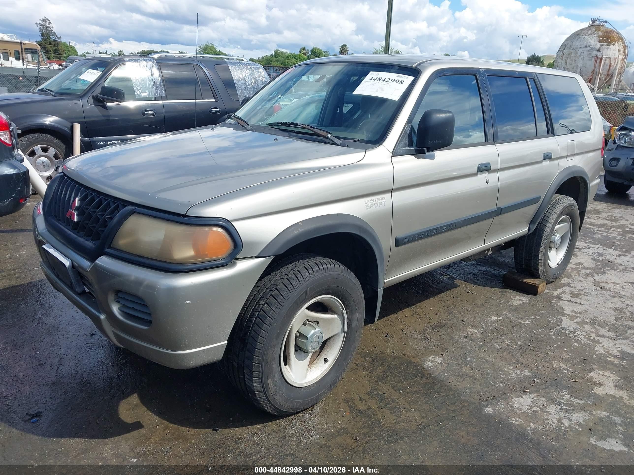 2000 Mitsubishi Montero Sport Ls/xls Brown vin: JA4LS31H4YP814419