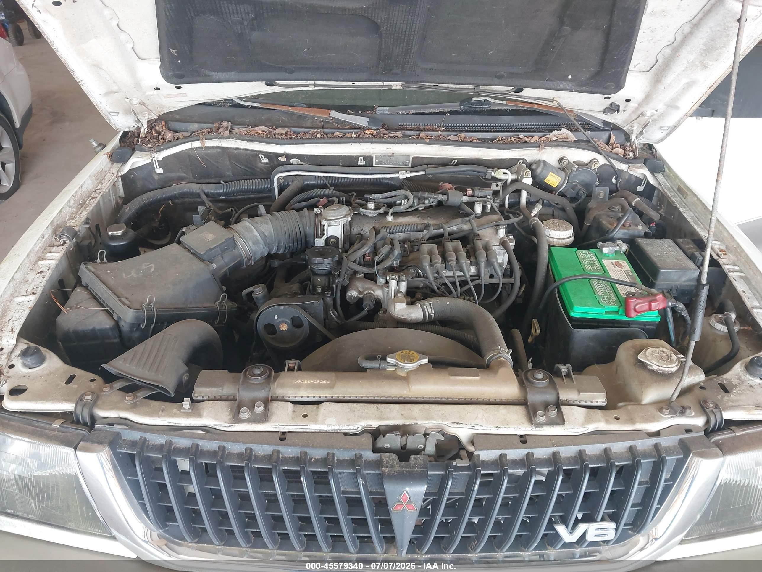1999 Mitsubishi Montero Sport Ls/xls White vin: JA4LS31H5XP003825