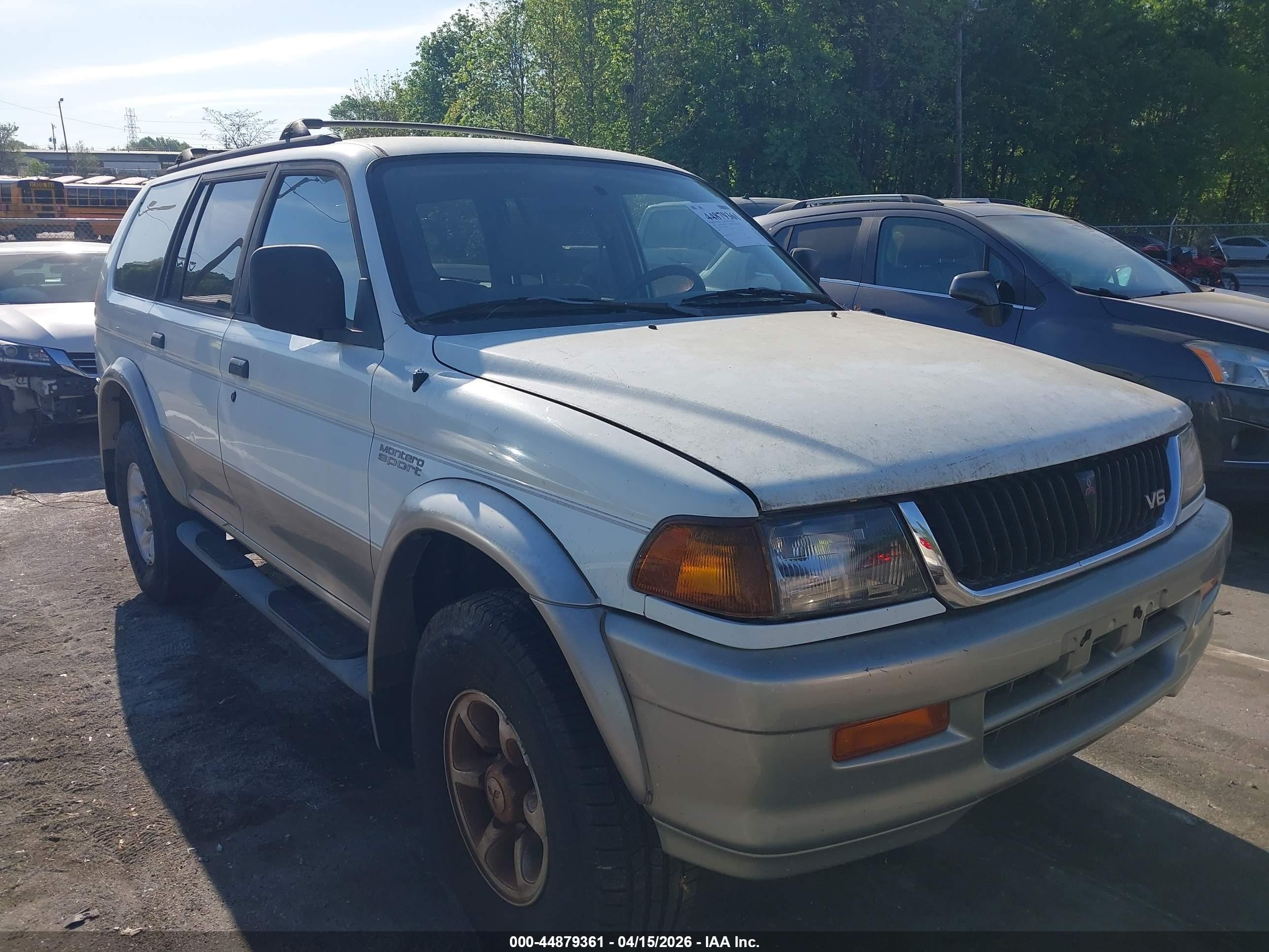 1999 Mitsubishi Montero Sport Ls/xls White vin: JA4LS31H5XP020608