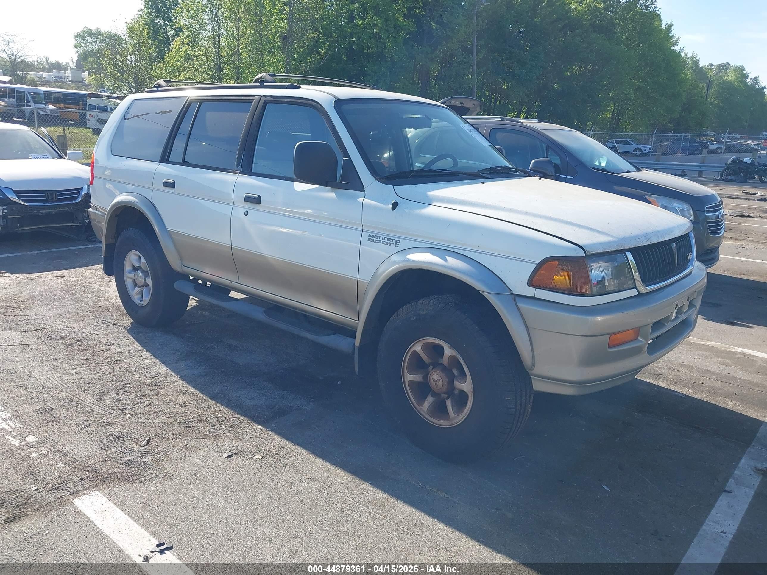 1999 Mitsubishi Montero Sport Ls/xls White vin: JA4LS31H5XP020608