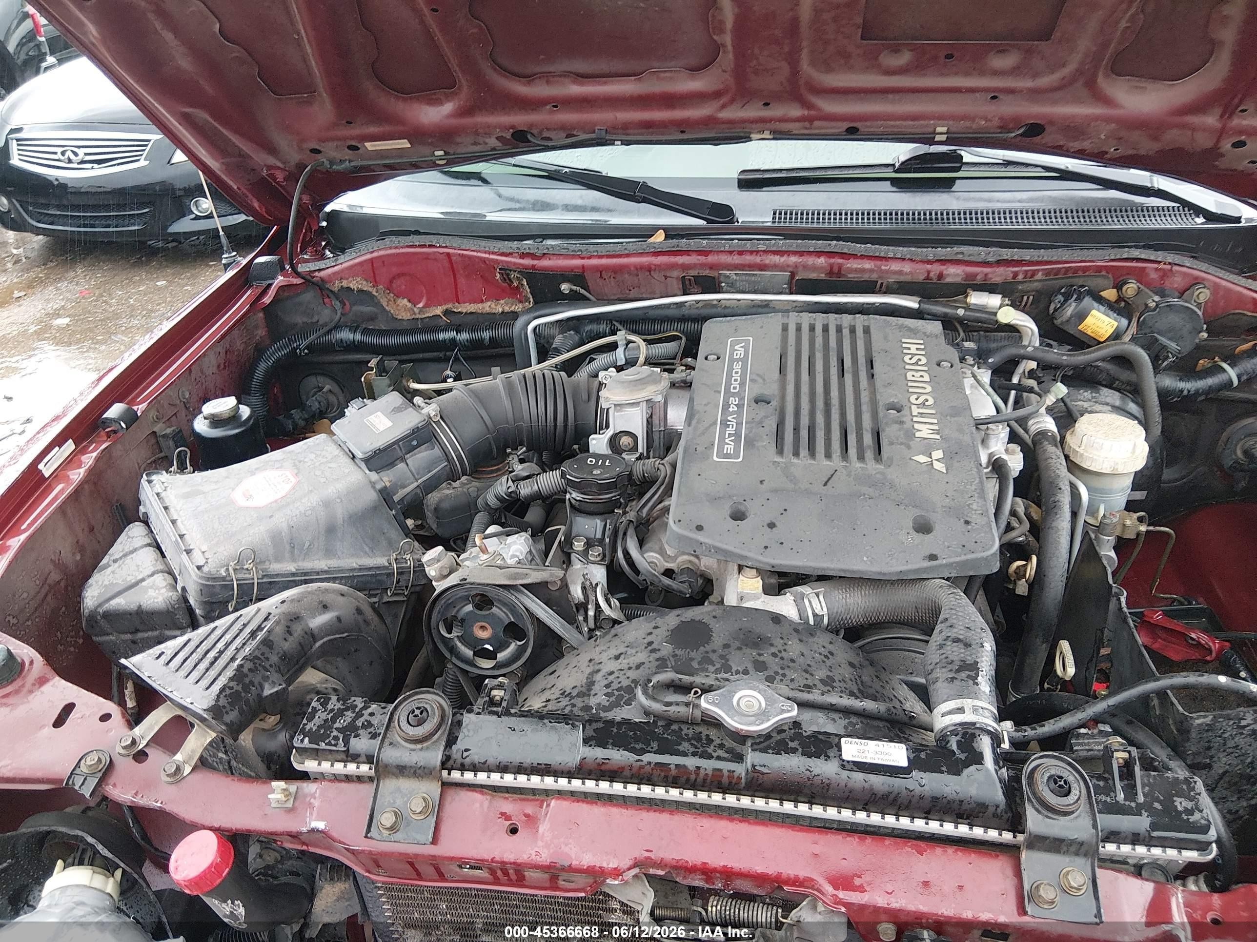 2001 Mitsubishi Montero Sport Xls Maroon vin: JA4LS31H61P053916