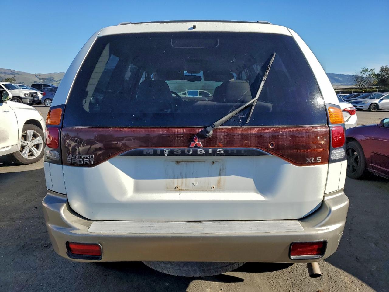 2000 Mitsubishi Montero Sport Ls White vin: JA4LS31H7YP808971