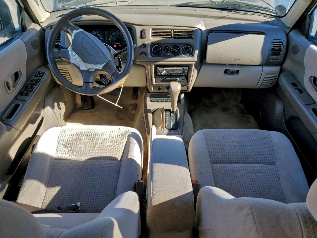 2000 Mitsubishi Montero Sport Ls White vin: JA4LS31H7YP808971