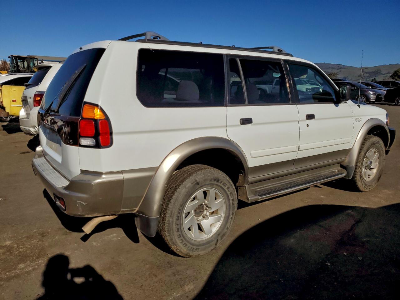 2000 Mitsubishi Montero Sport Ls White vin: JA4LS31H7YP808971