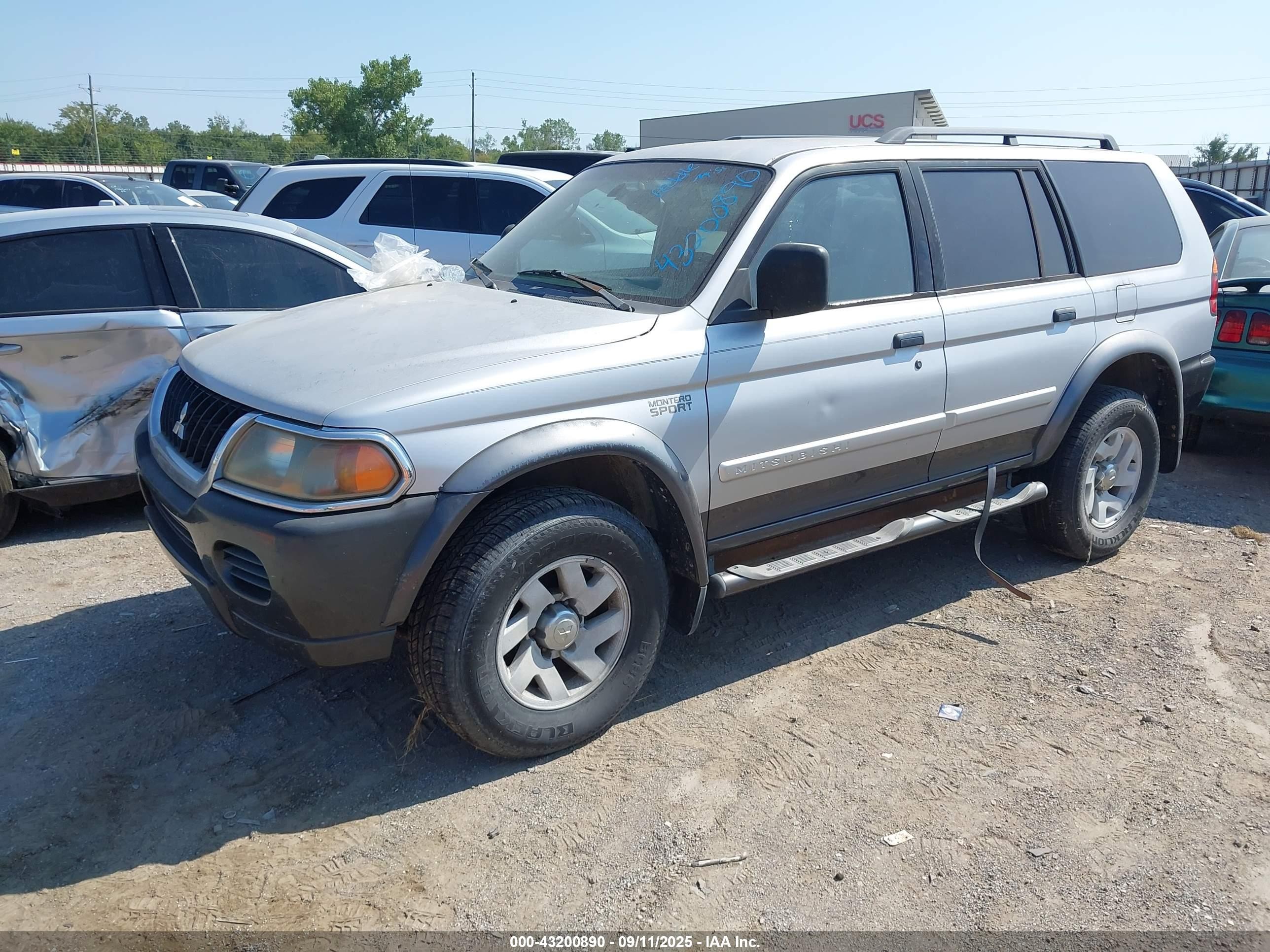 2002 Mitsubishi Montero Sport Xls Black vin: JA4LS31R02J038051