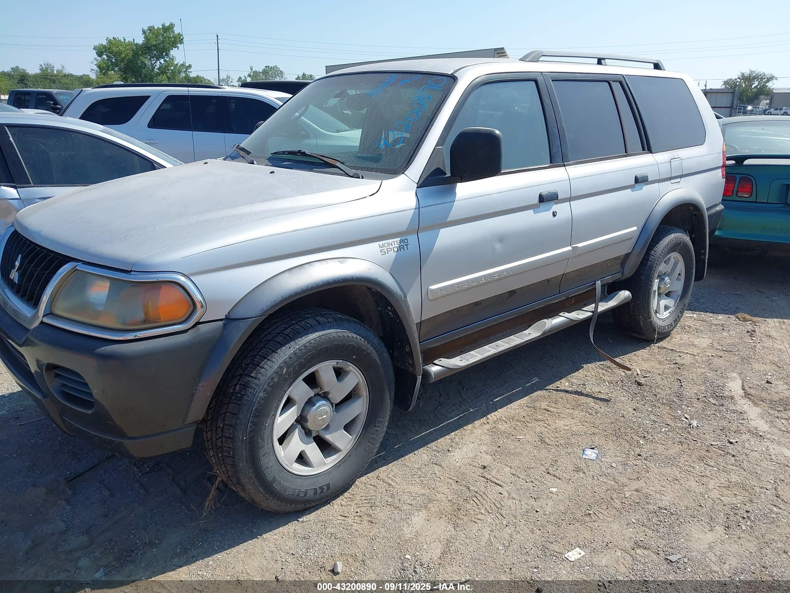 2002 Mitsubishi Montero Sport Xls Black vin: JA4LS31R02J038051