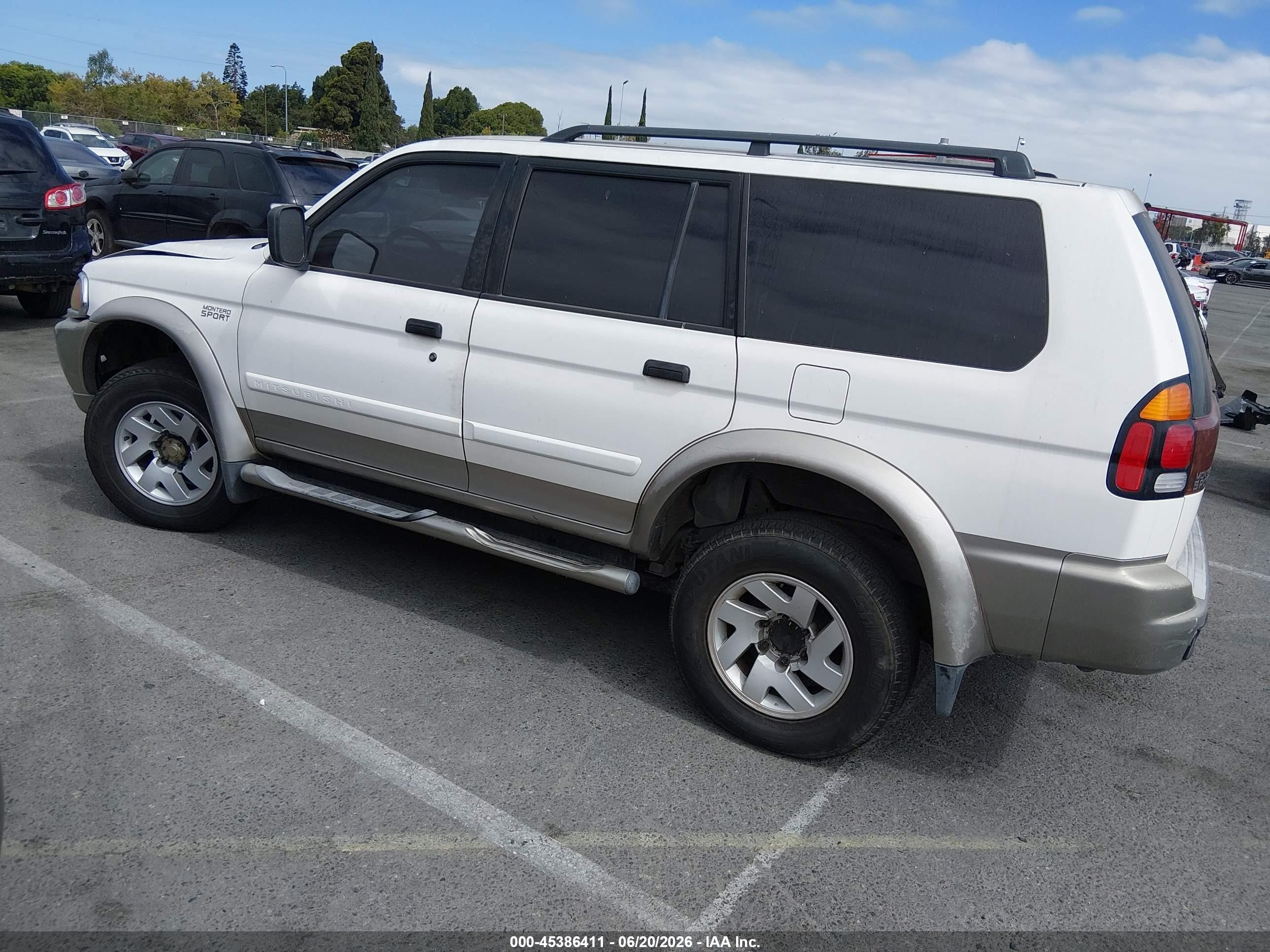 2002 Mitsubishi Montero Sport Xls White vin: JA4LS31R52J034321