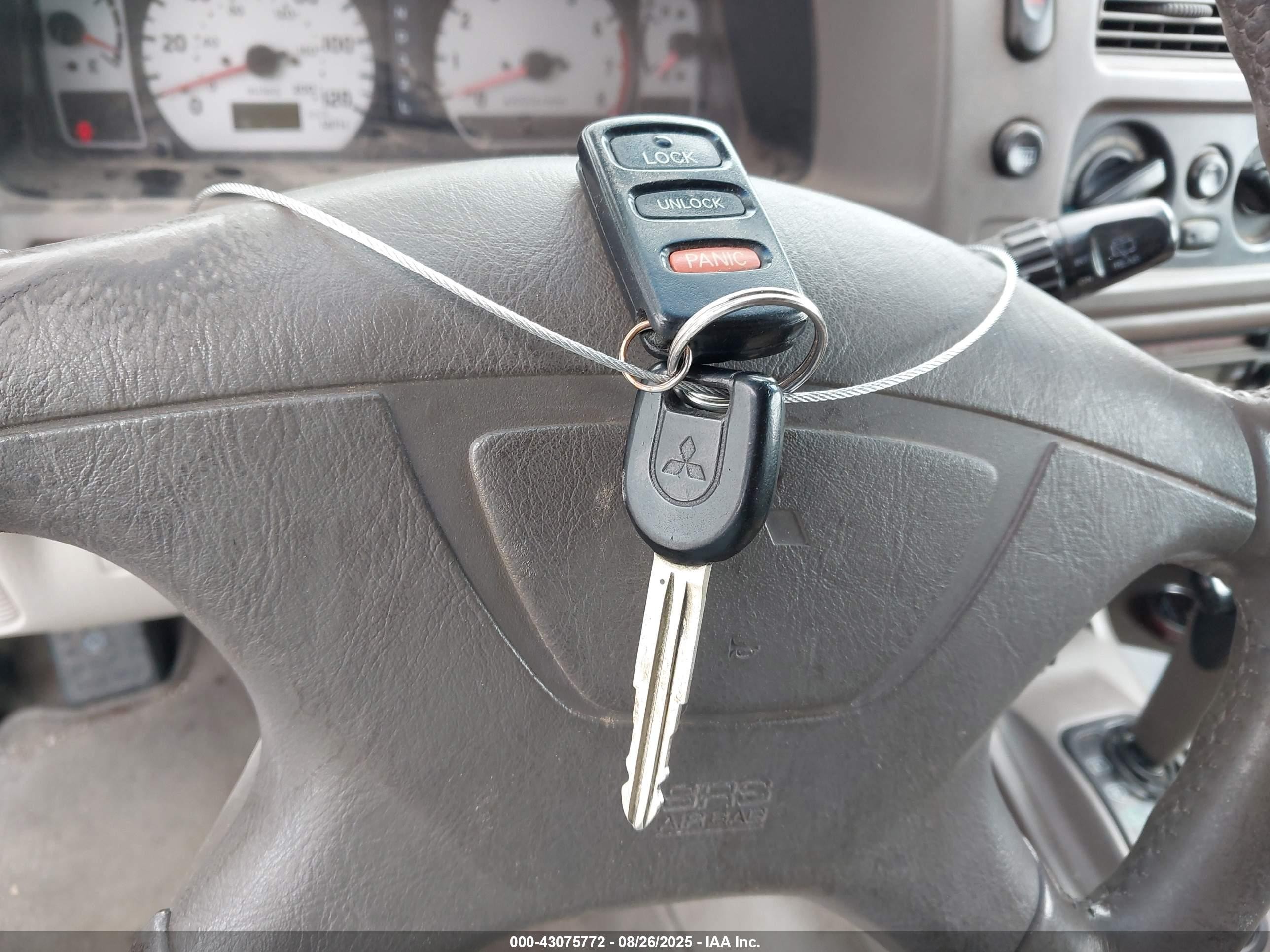 2002 Mitsubishi Montero Sport Xls Золотой vin: JA4LS31R52P002031