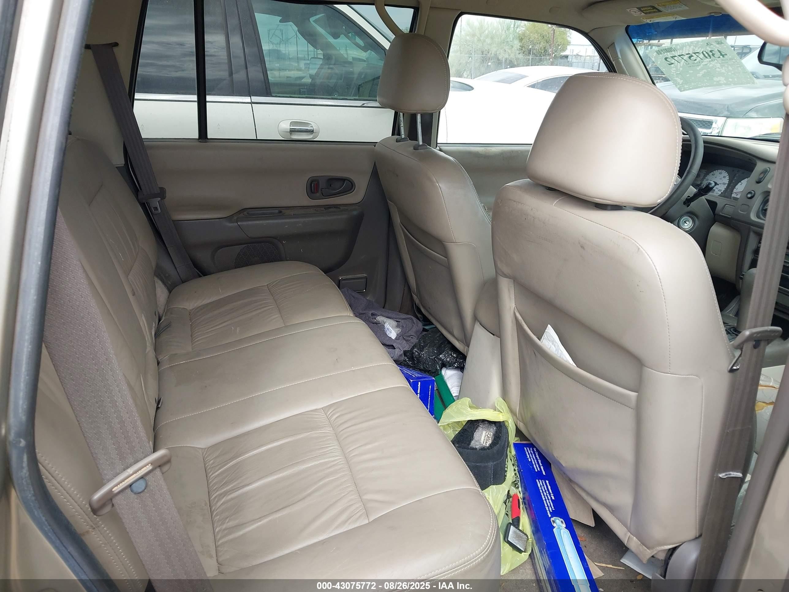 2002 Mitsubishi Montero Sport Xls Золотой vin: JA4LS31R52P002031