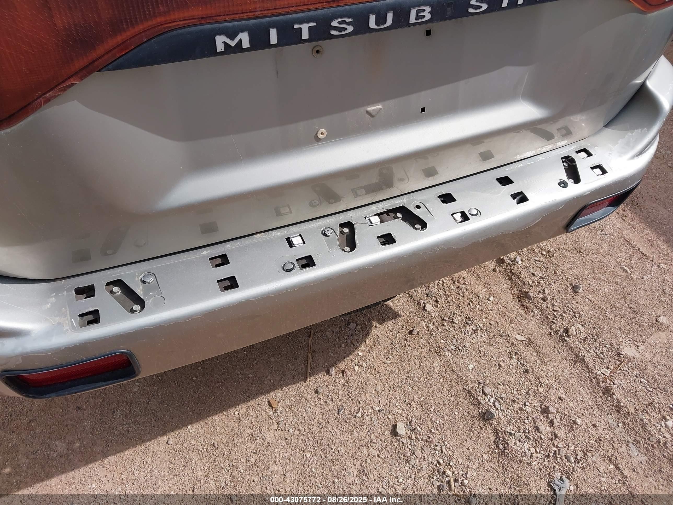 2002 Mitsubishi Montero Sport Xls Золотой vin: JA4LS31R52P002031