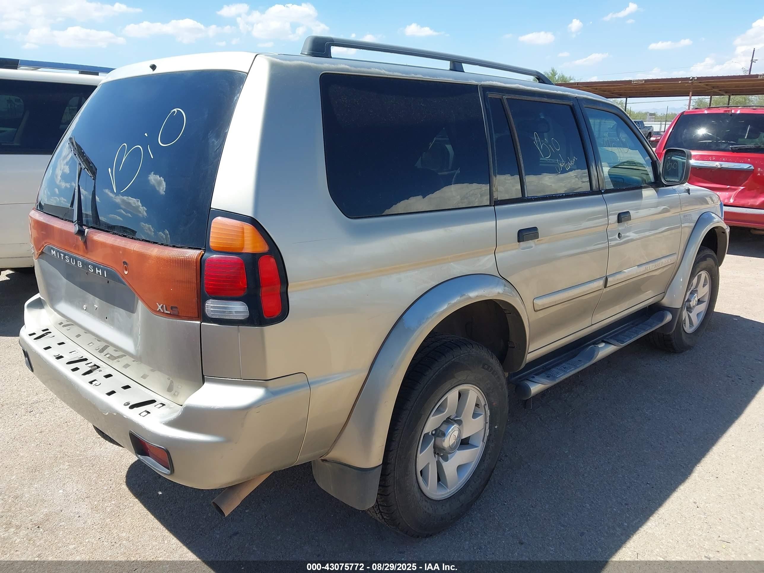 2002 Mitsubishi Montero Sport Xls Золотой vin: JA4LS31R52P002031