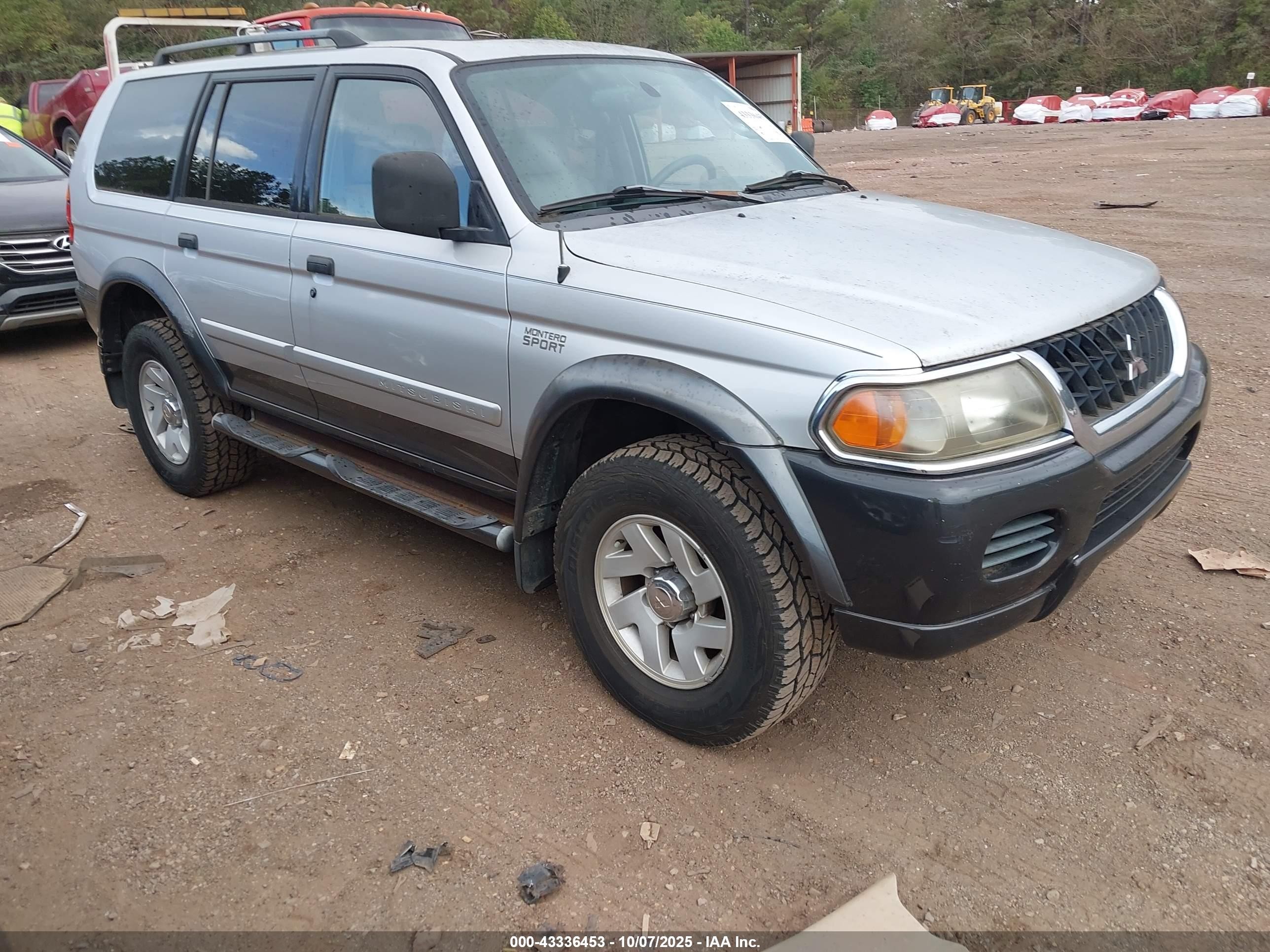 2002 Mitsubishi Montero Sport Xls Silver vin: JA4LS31R62J015762