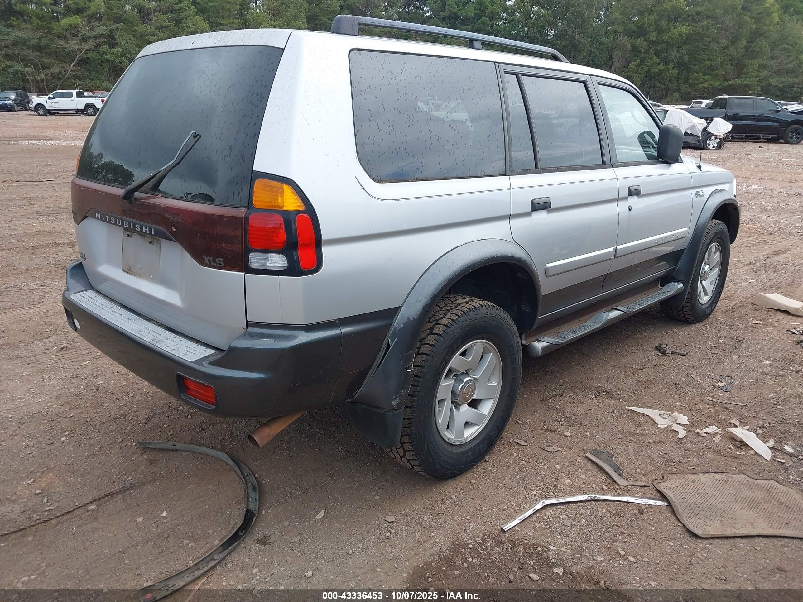 2002 Mitsubishi Montero Sport Xls Silver vin: JA4LS31R62J015762