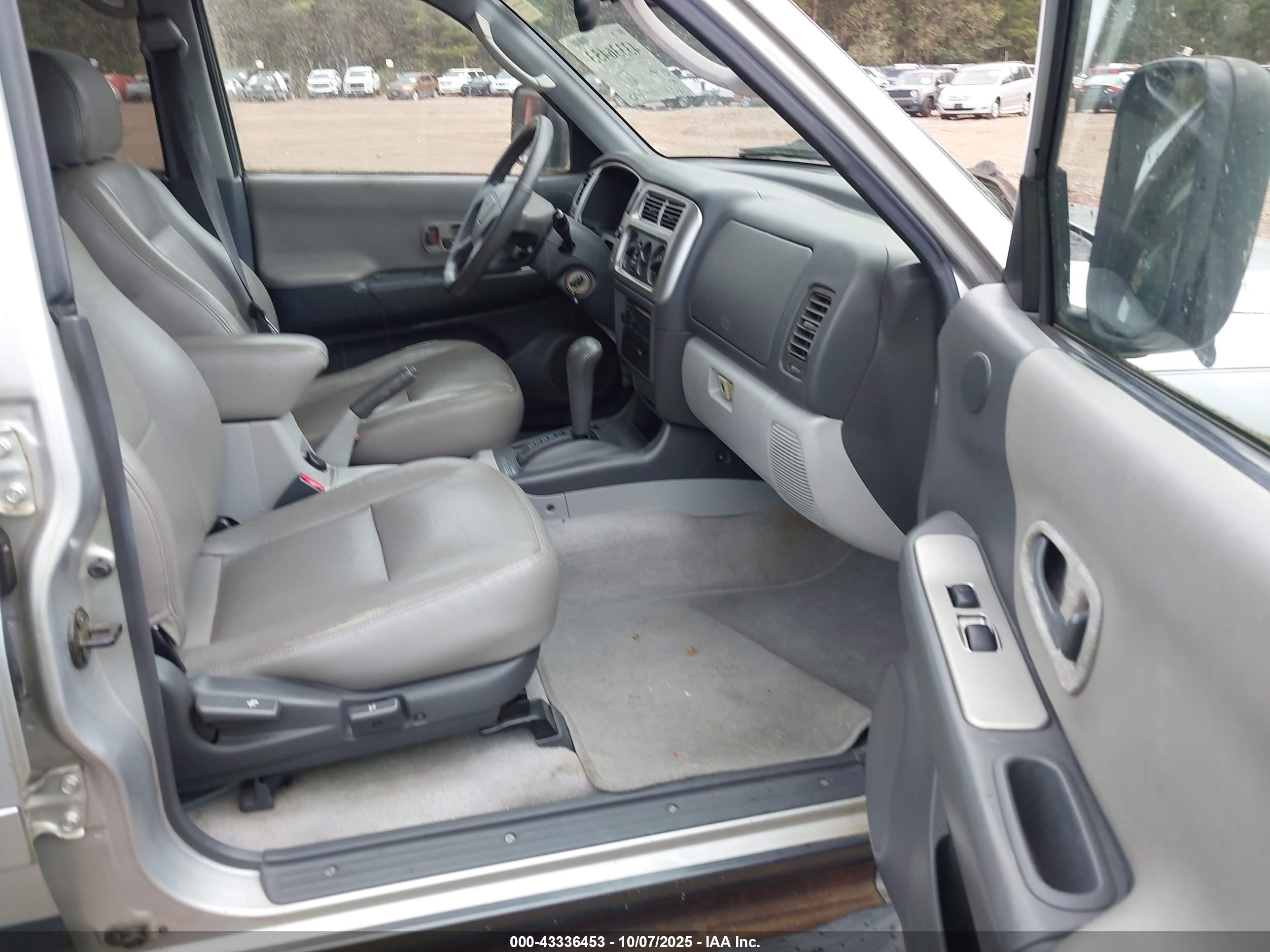 2002 Mitsubishi Montero Sport Xls Silver vin: JA4LS31R62J015762
