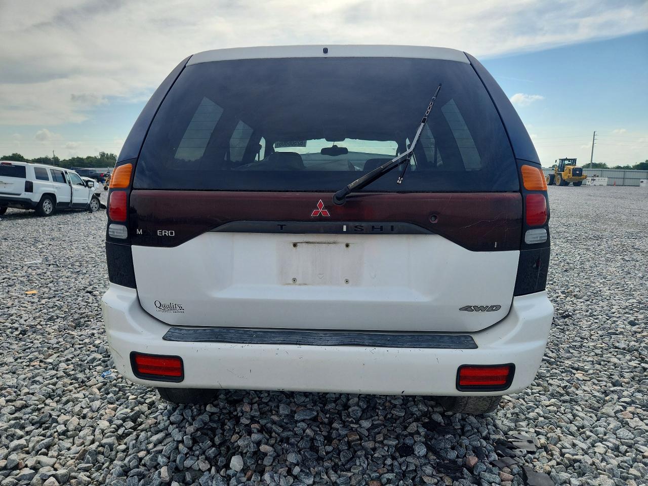 2002 Mitsubishi Montero Sport Xls Blue vin: JA4LS31R62J055355