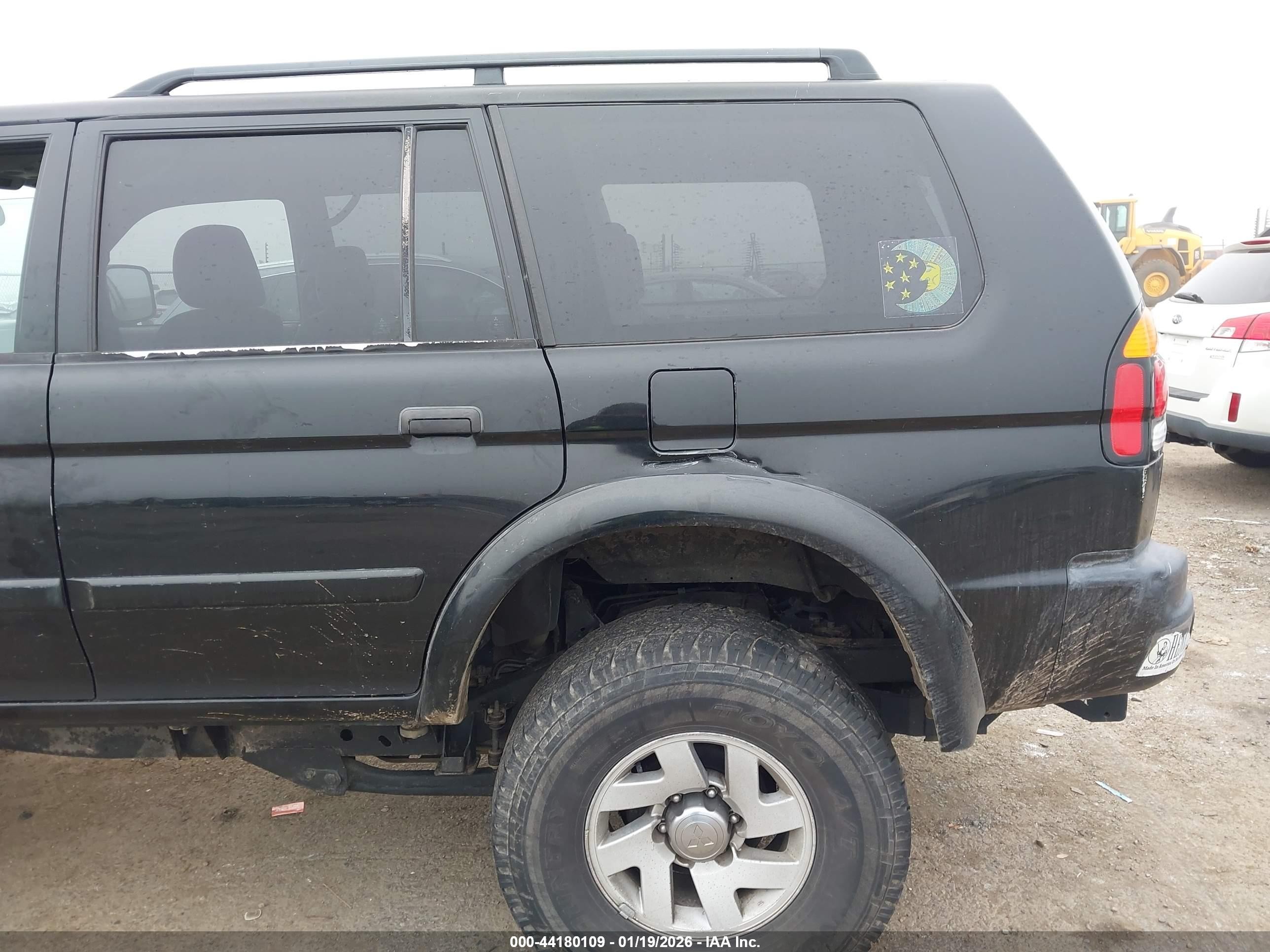 2002 Mitsubishi Montero Sport Xls Black vin: JA4LS31R72J008786