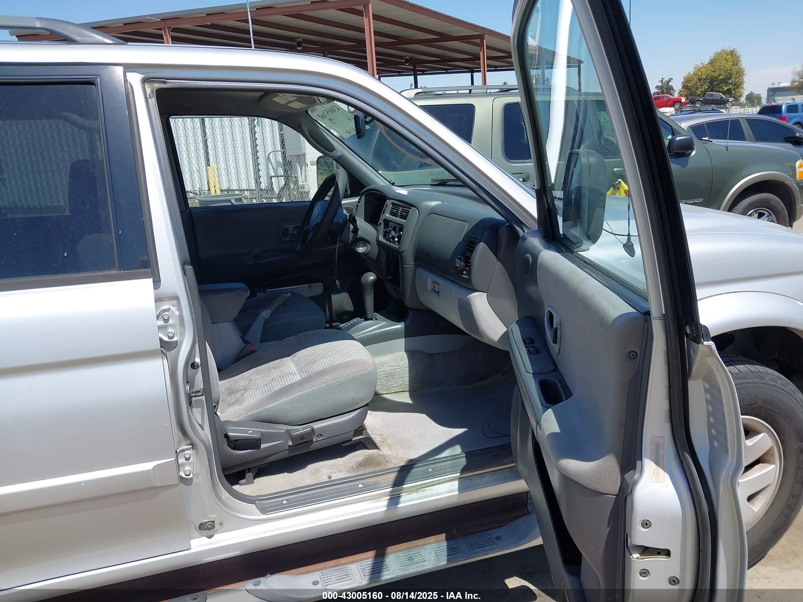 2002 Mitsubishi Montero Sport Xls Silver vin: JA4LS31R72J068051