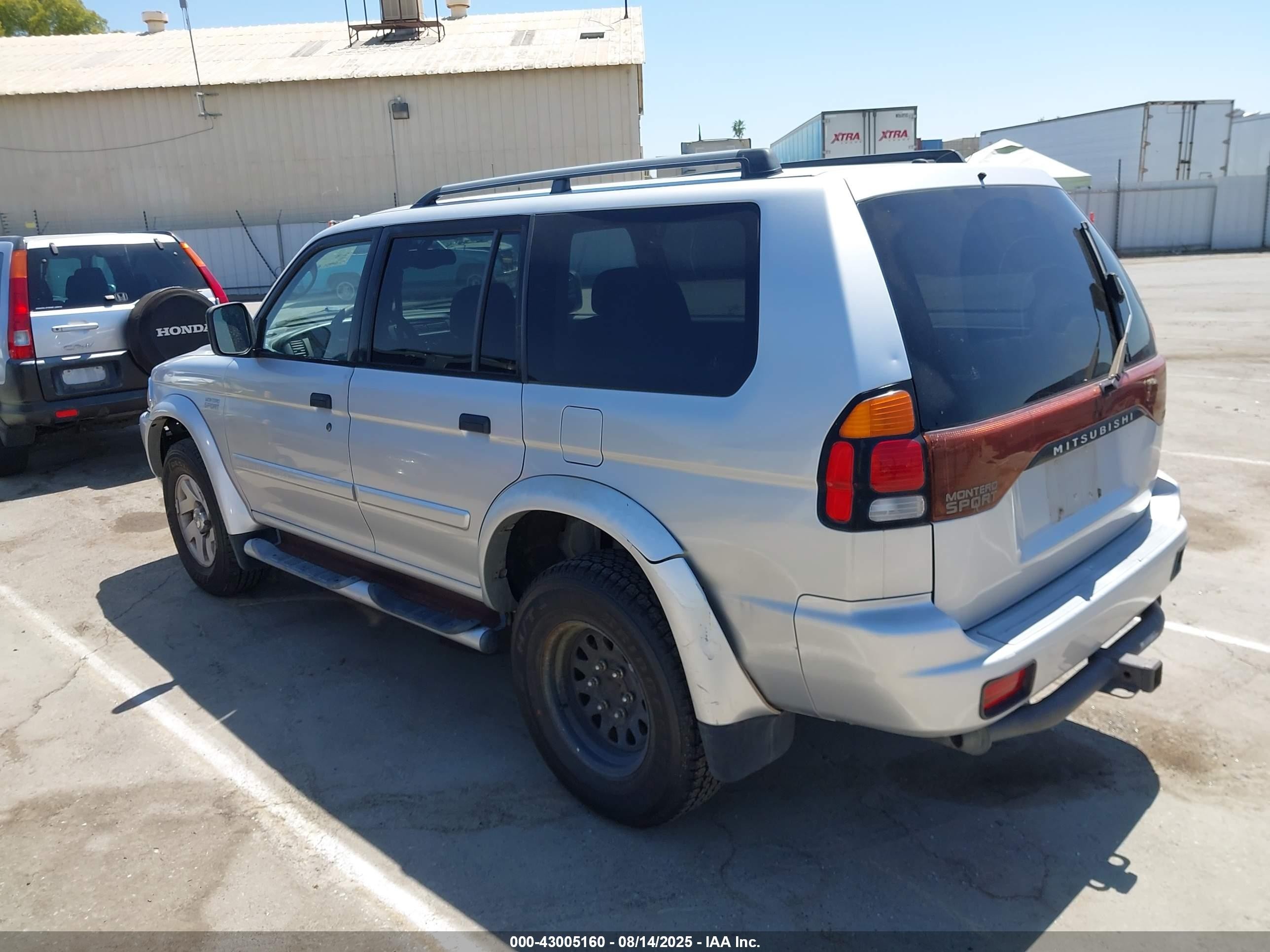2002 Mitsubishi Montero Sport Xls Silver vin: JA4LS31R72J068051