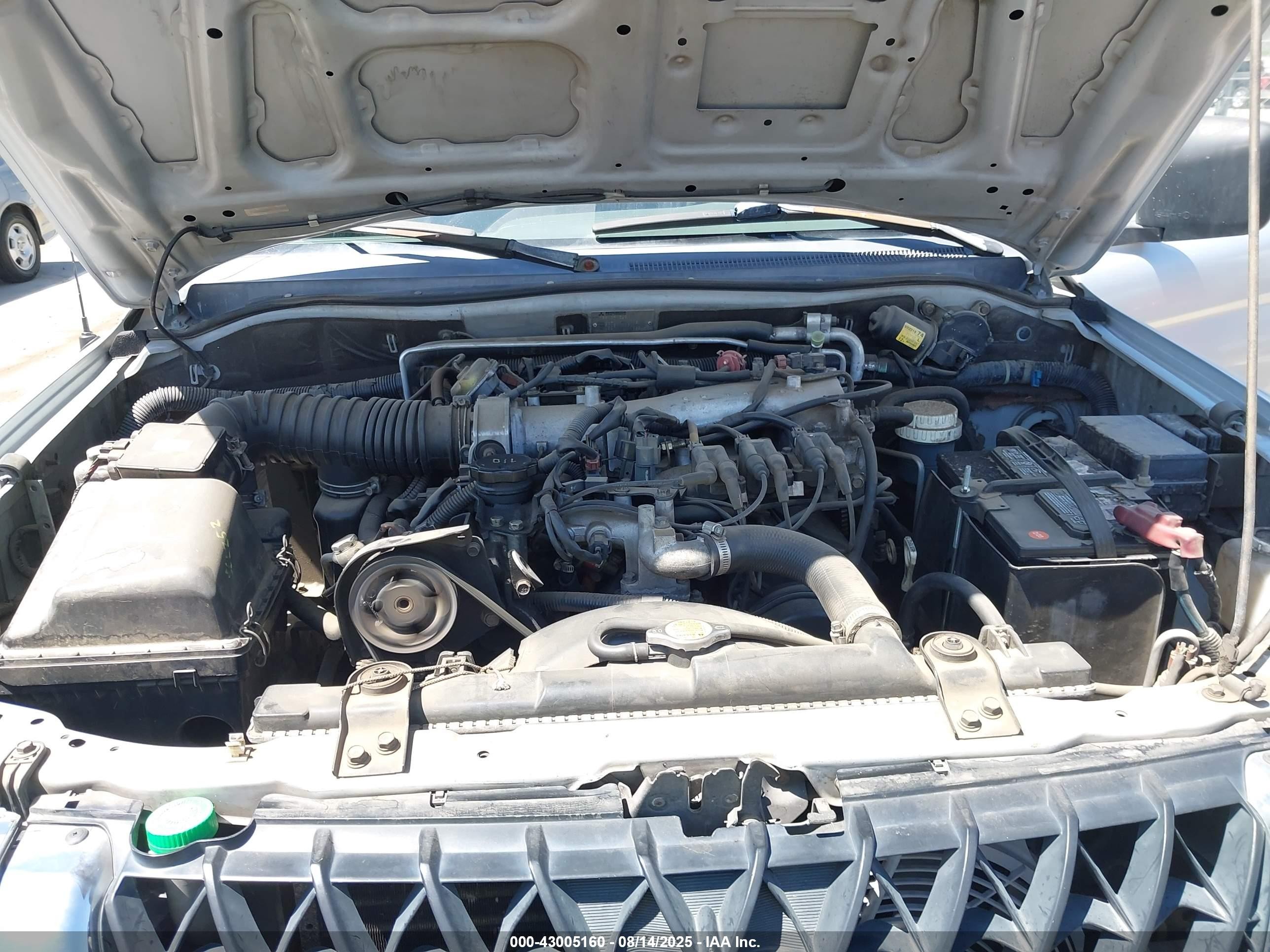 2002 Mitsubishi Montero Sport Xls Silver vin: JA4LS31R72J068051