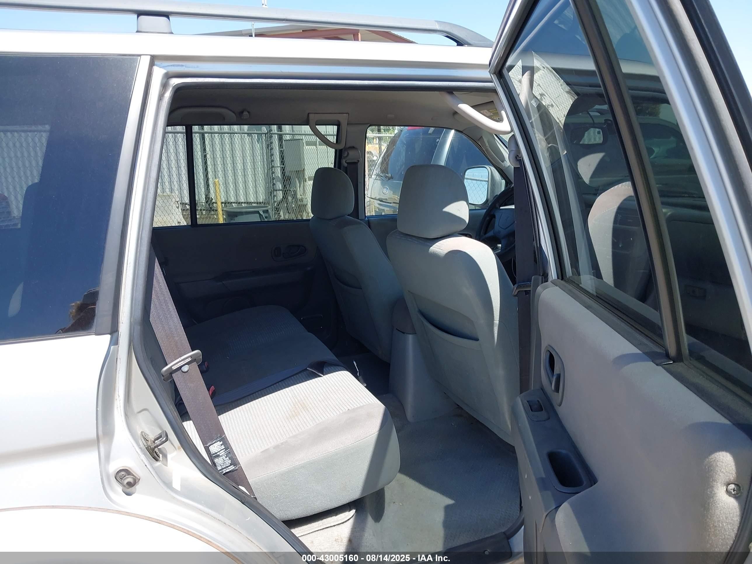 2002 Mitsubishi Montero Sport Xls Silver vin: JA4LS31R72J068051