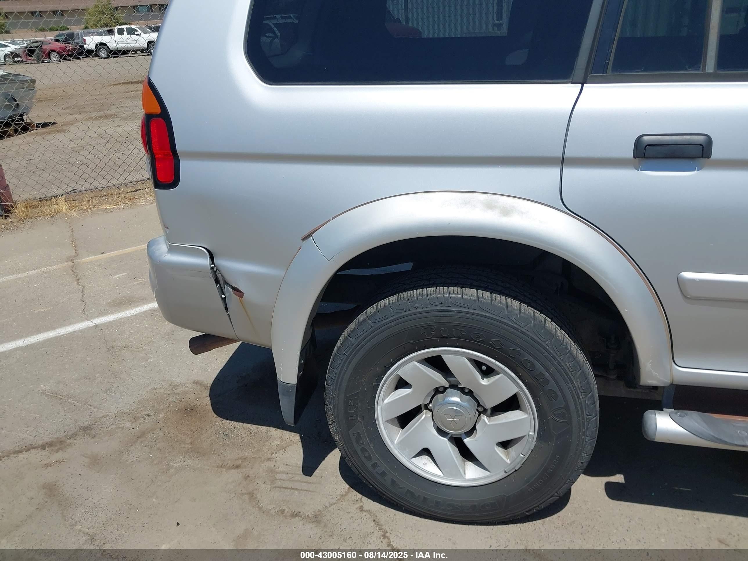 2002 Mitsubishi Montero Sport Xls Silver vin: JA4LS31R72J068051