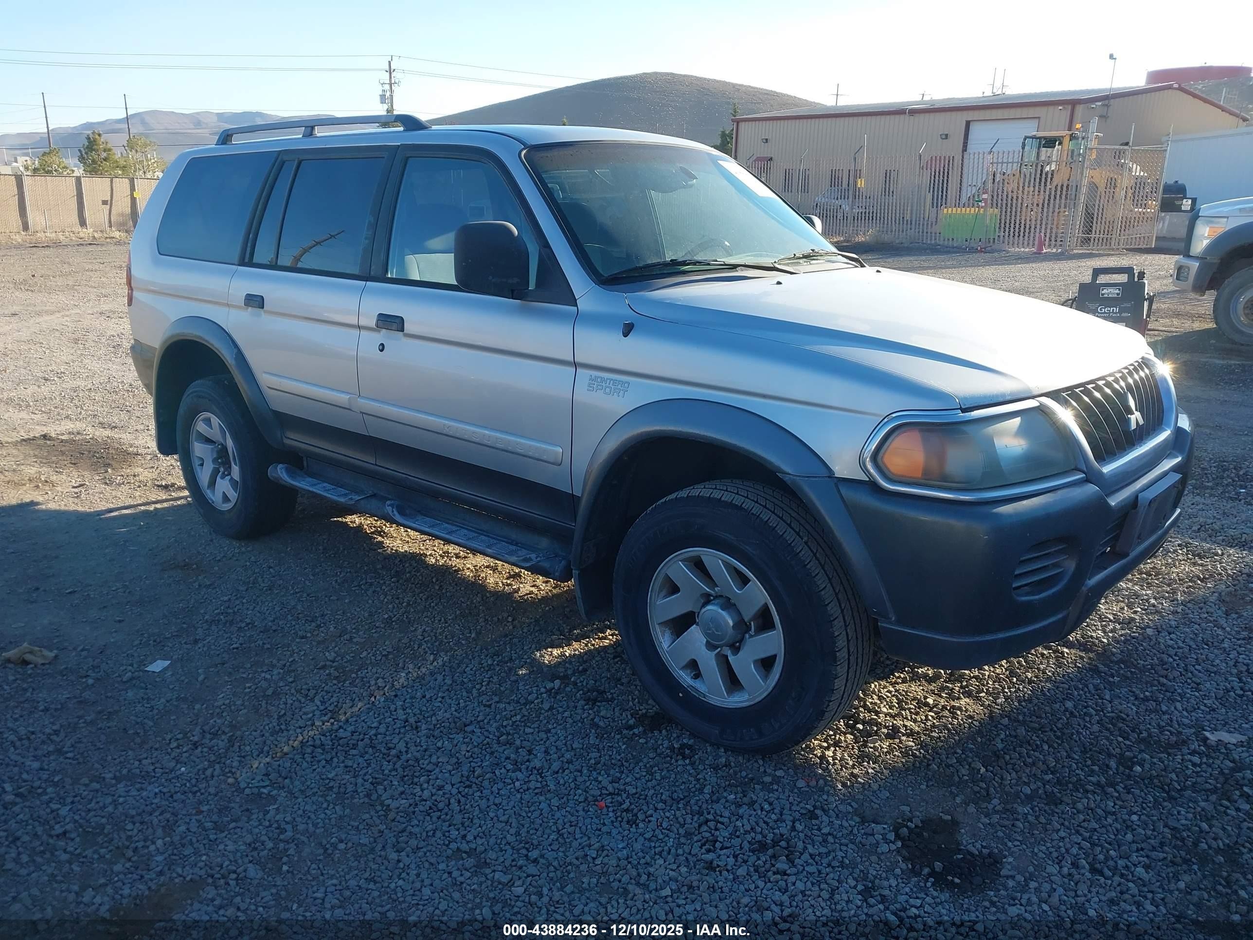 2002 Mitsubishi Montero Sport Xls Silver vin: JA4LS31R92J047735