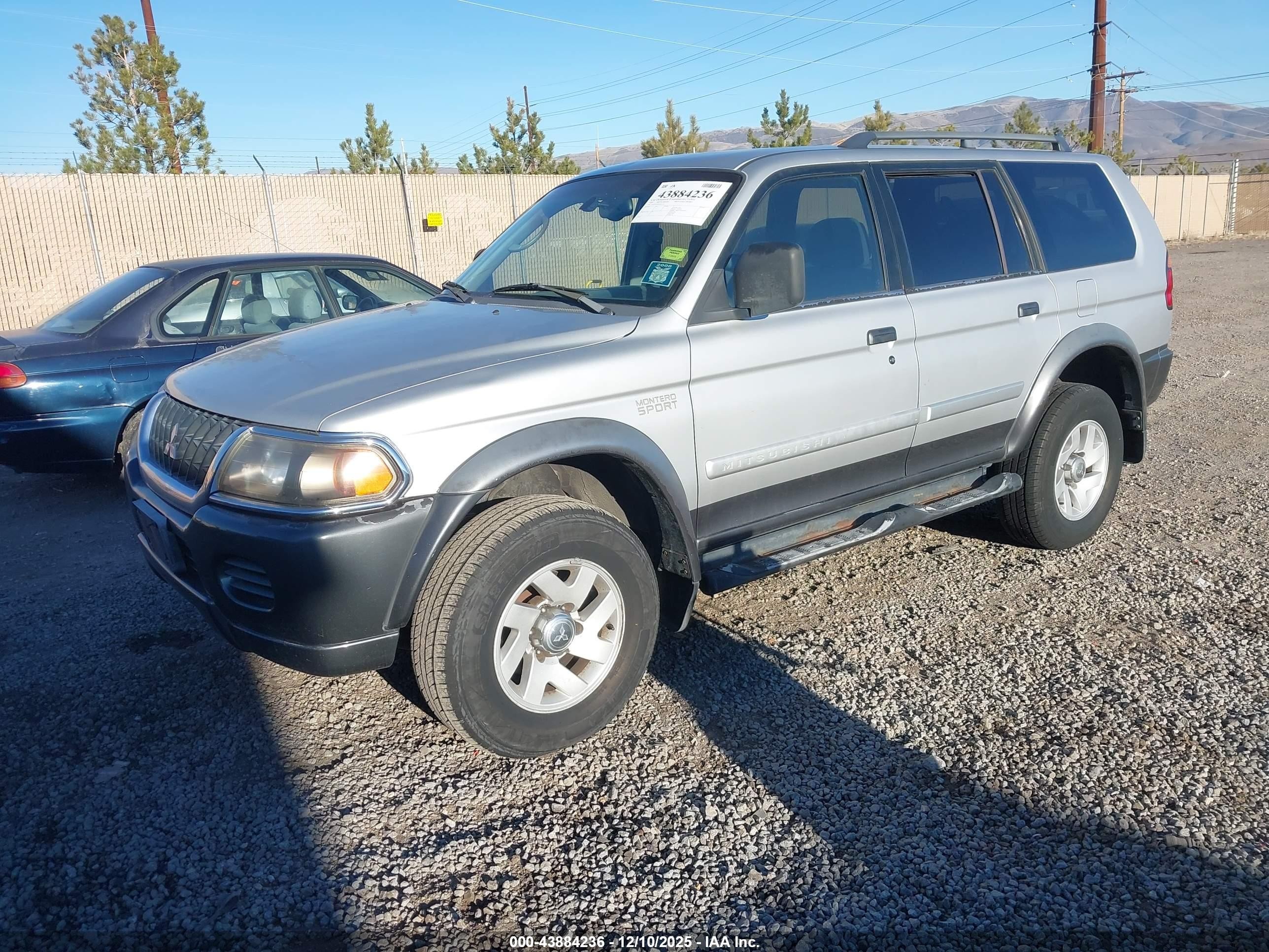 2002 Mitsubishi Montero Sport Xls Silver vin: JA4LS31R92J047735