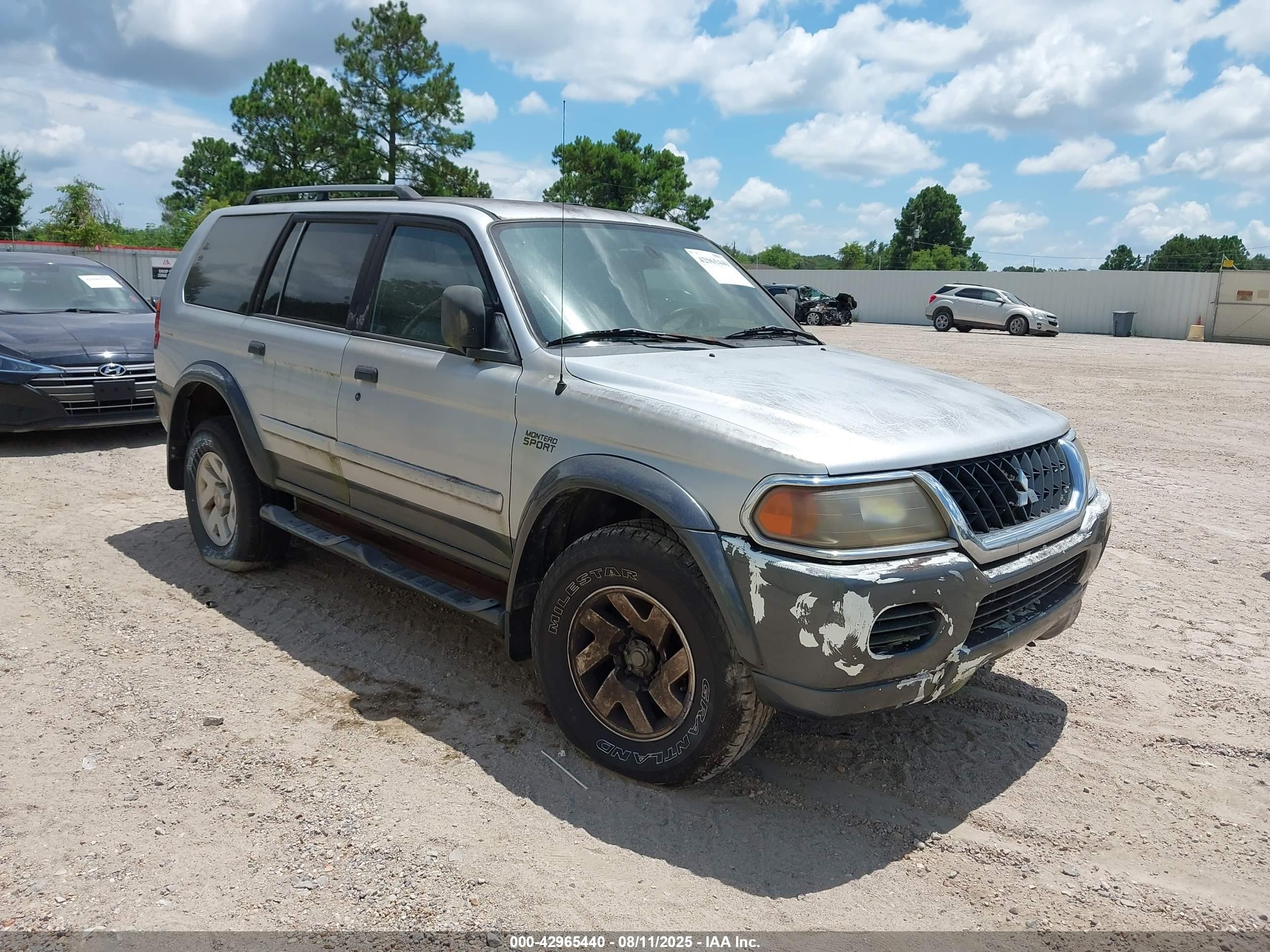 2002 Mitsubishi Montero Sport Xls Silver vin: JA4LS31RX2P005779