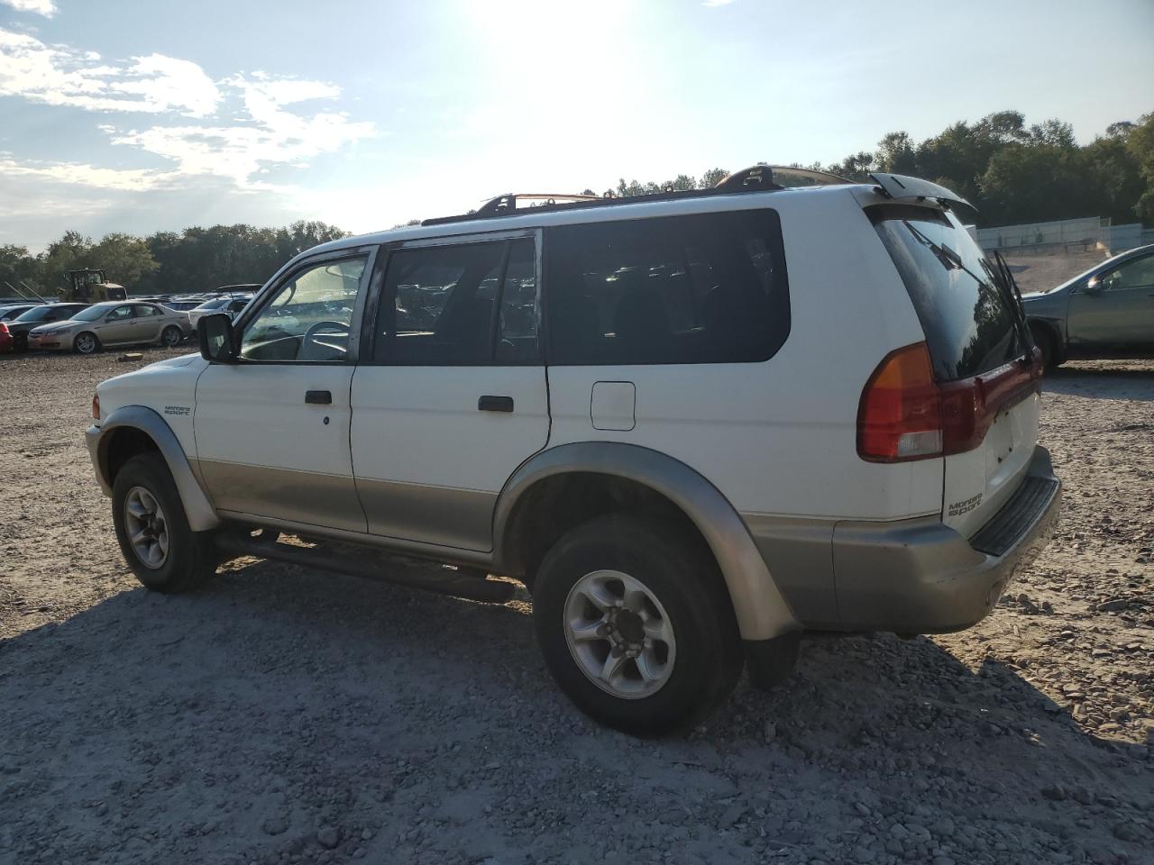 1998 Mitsubishi Montero Sport Xls White vin: JA4LS41P0WP029308