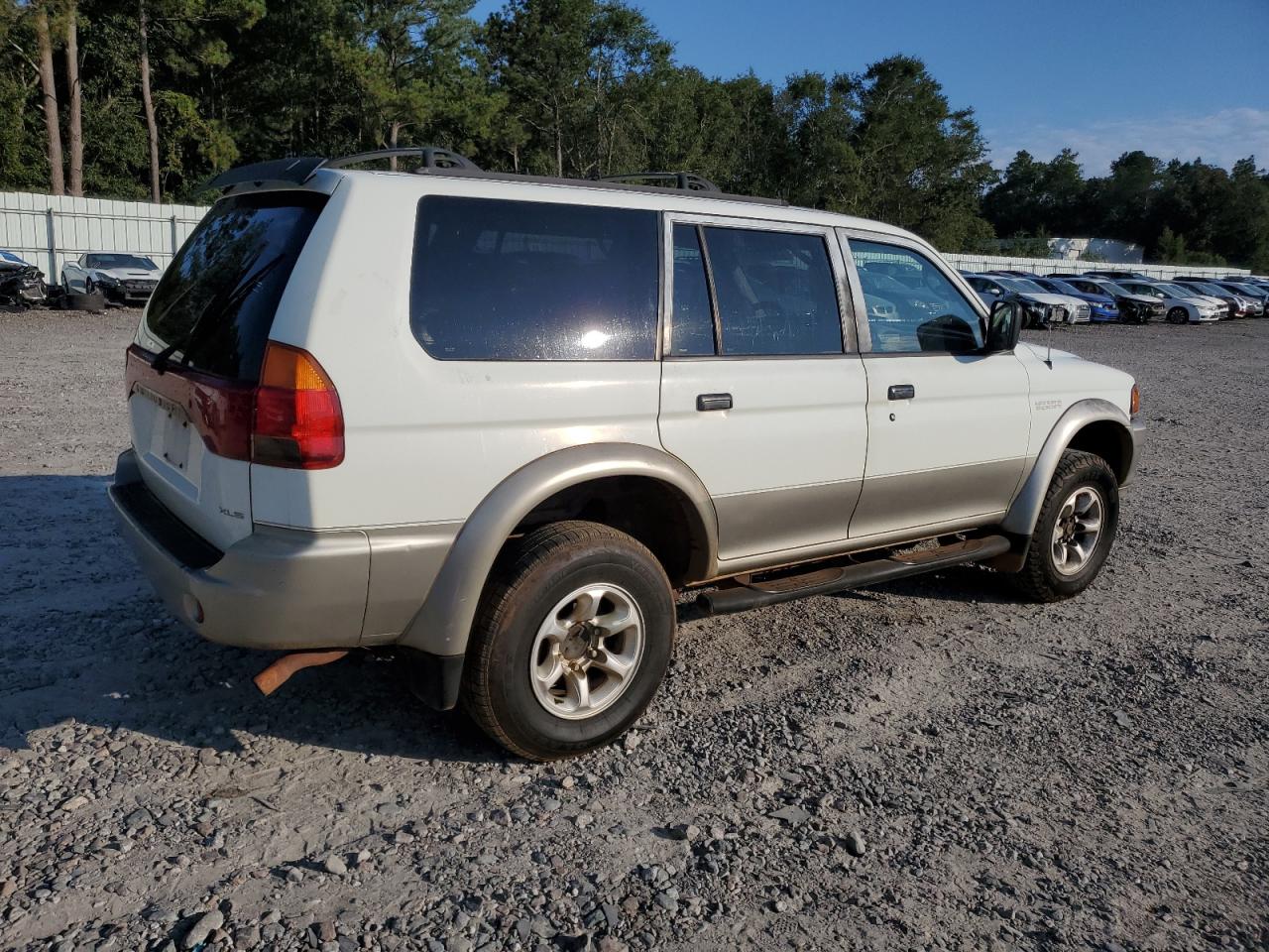 1998 Mitsubishi Montero Sport Xls White vin: JA4LS41P0WP029308