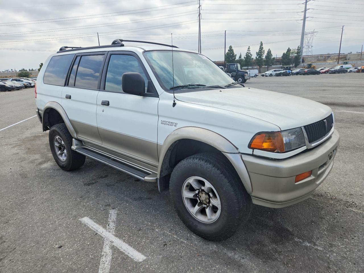 1999 Mitsubishi Montero Sport Limited White vin: JA4LS41R4XP031744