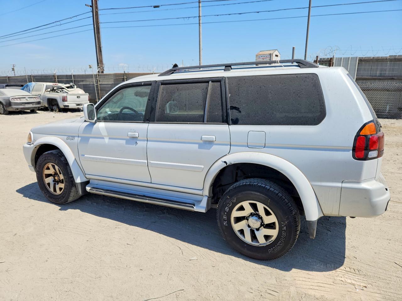 2003 Mitsubishi Montero Sport Limited White vin: JA4LS41R63J012187