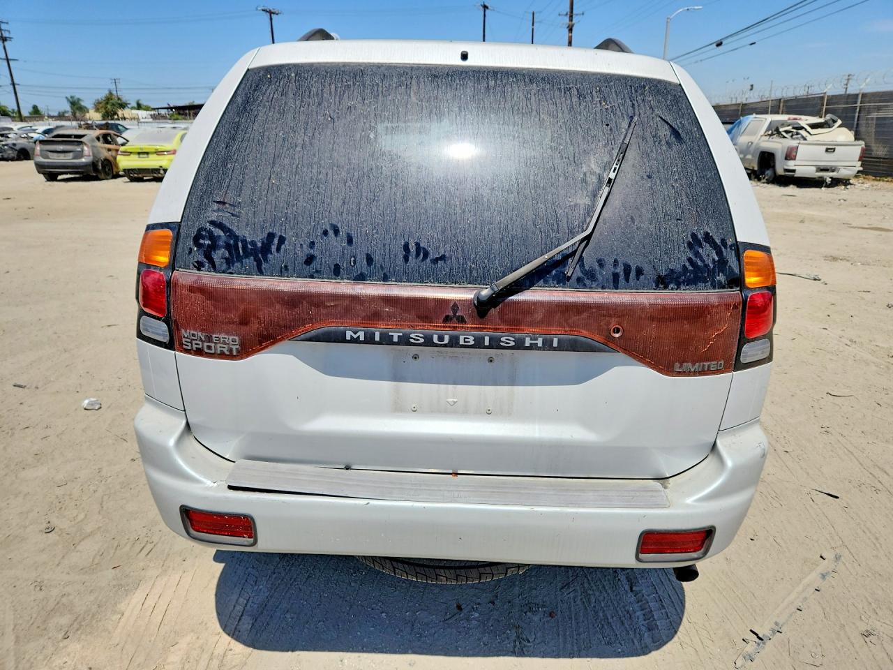 2003 Mitsubishi Montero Sport Limited White vin: JA4LS41R63J012187