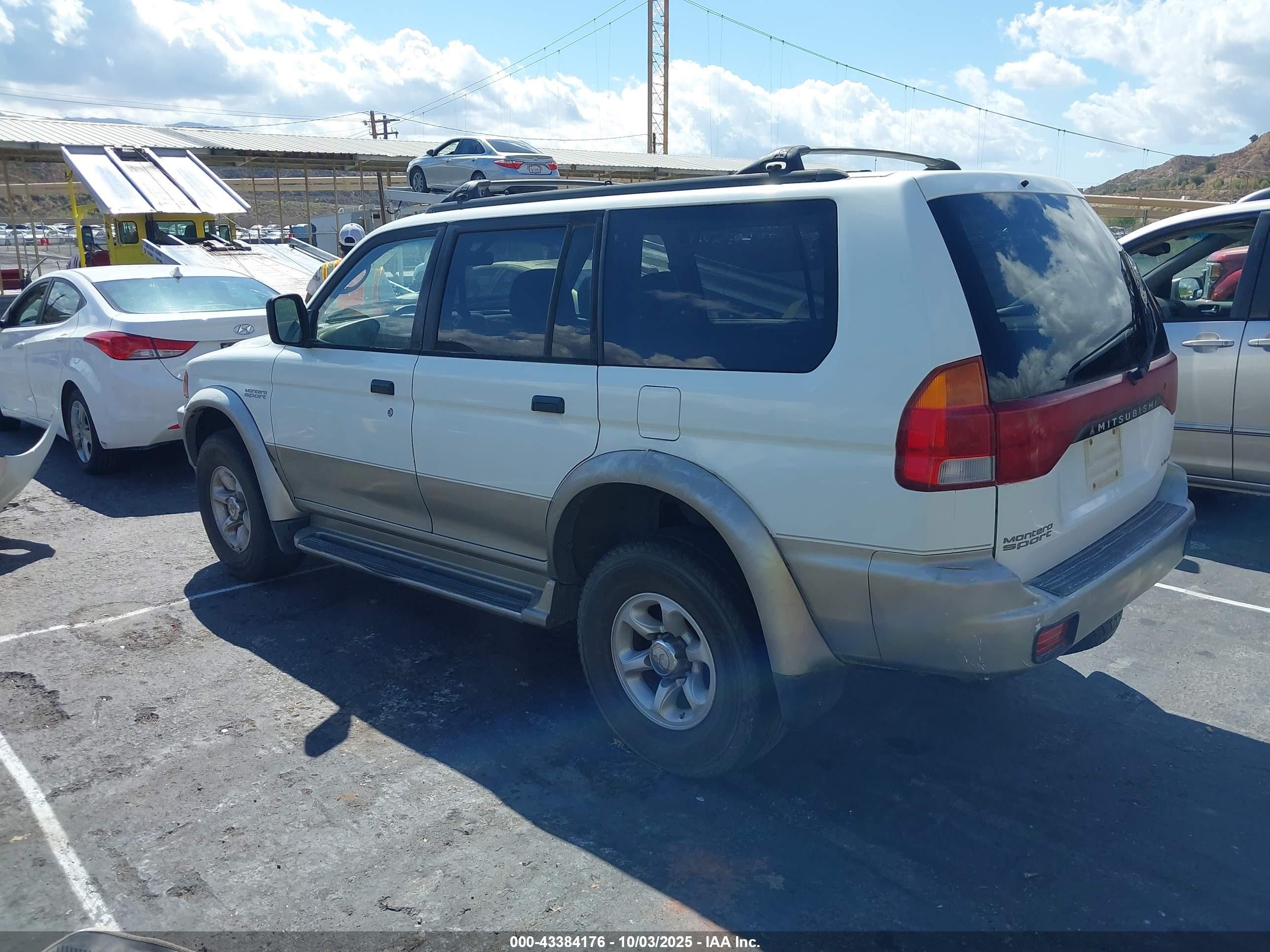 1999 Mitsubishi Montero Sport Ltd White vin: JA4LS41R7XP004831
