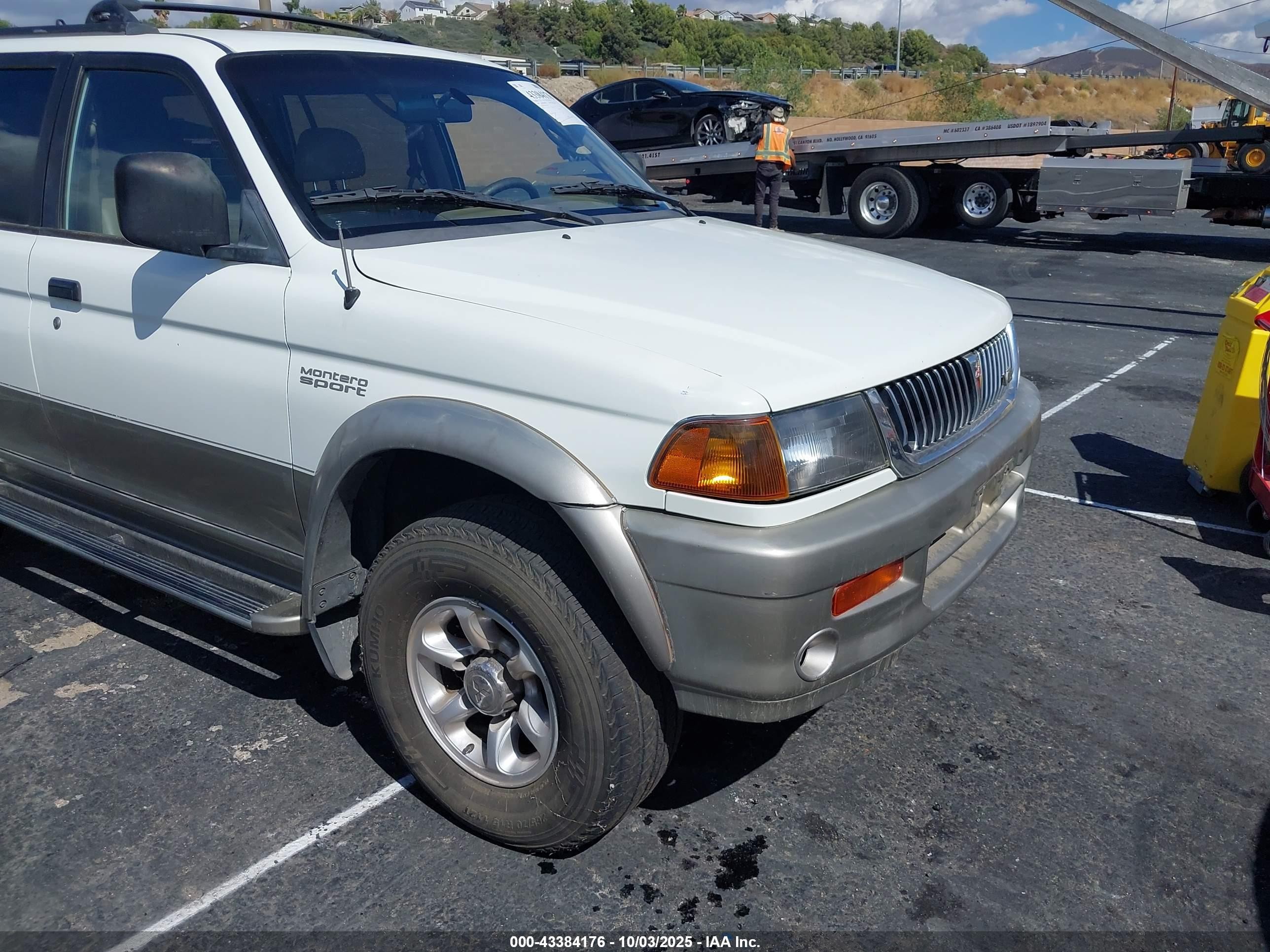 1999 Mitsubishi Montero Sport Ltd White vin: JA4LS41R7XP004831