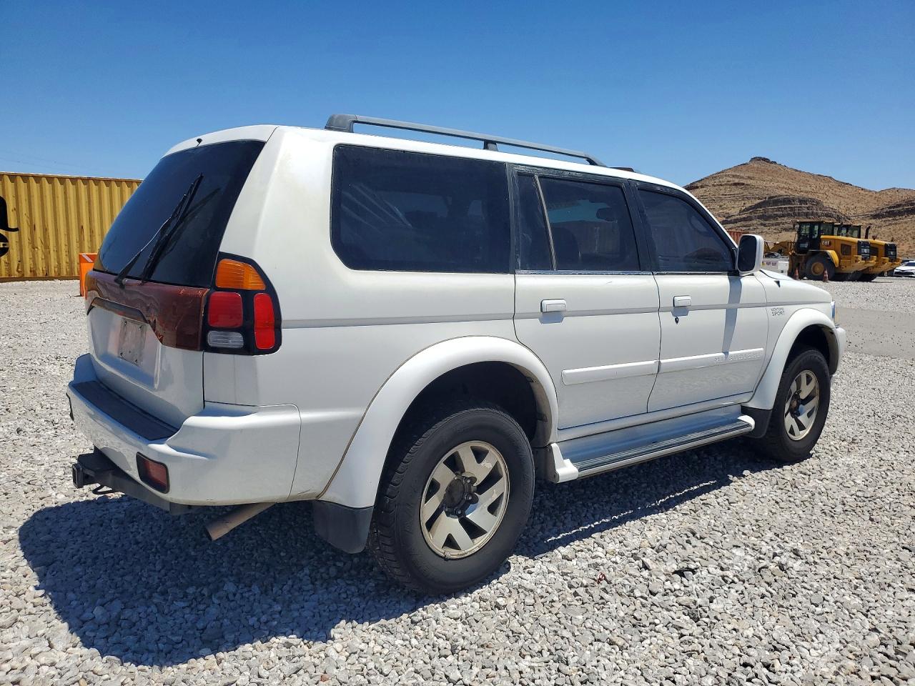 2001 Mitsubishi Montero Sport Limited Белый vin: JA4LS41R91P001727