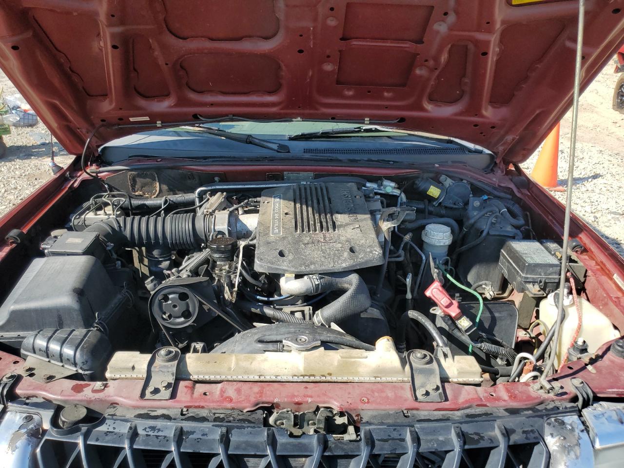 2000 Mitsubishi Montero Sport Limited Burgundy vin: JA4LS41RXYP041521