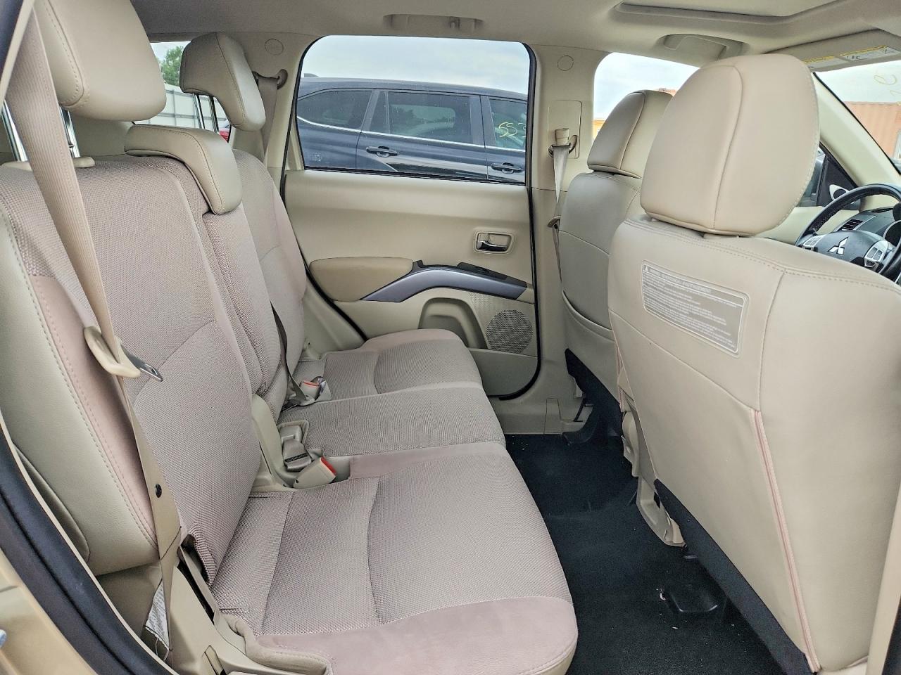 2009 Mitsubishi Outlander Se Cream vin: JA4LT31WX9Z010482