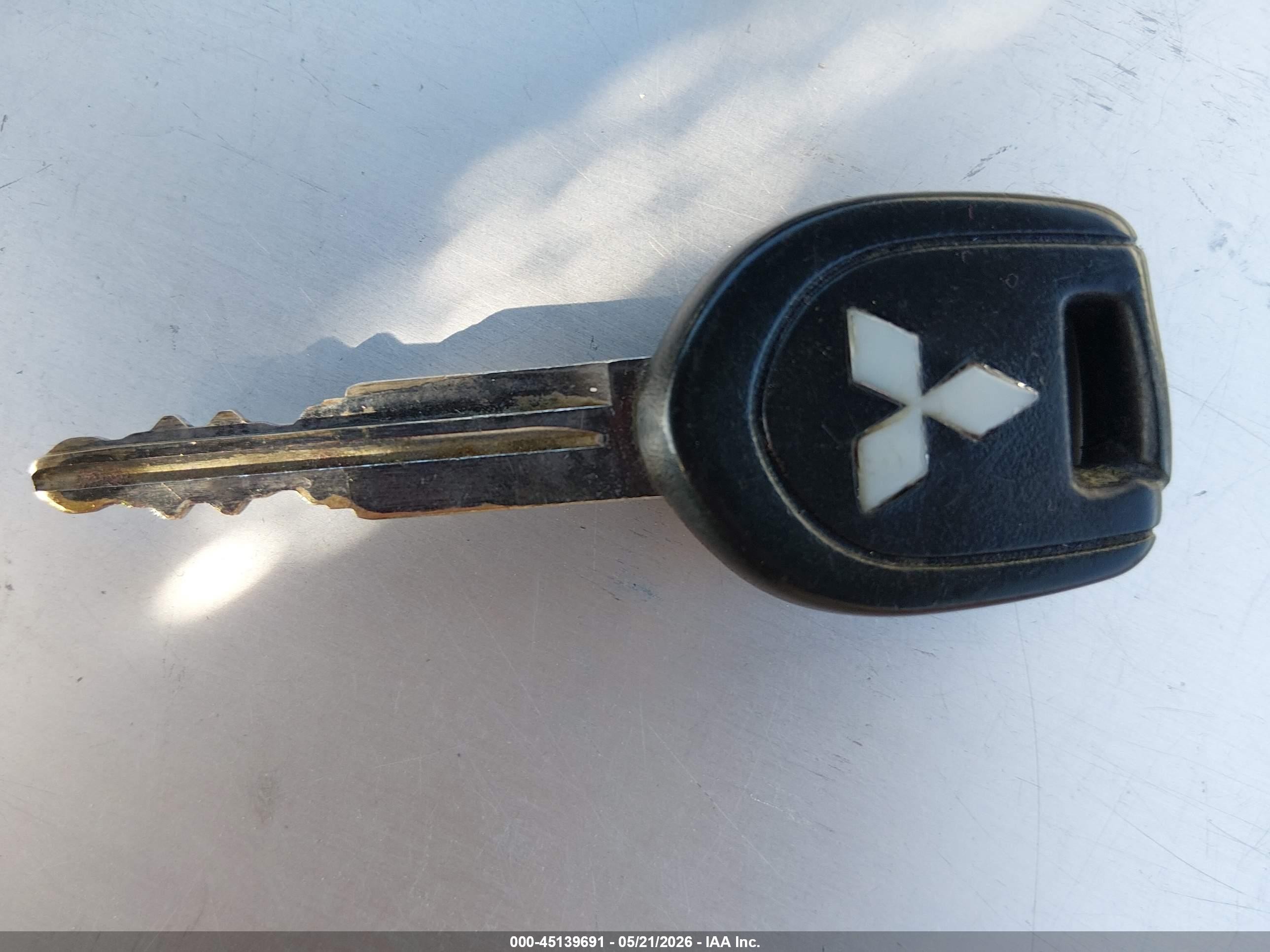 2005 Mitsubishi Outlander Ls Silver vin: JA4LX31F05U040750