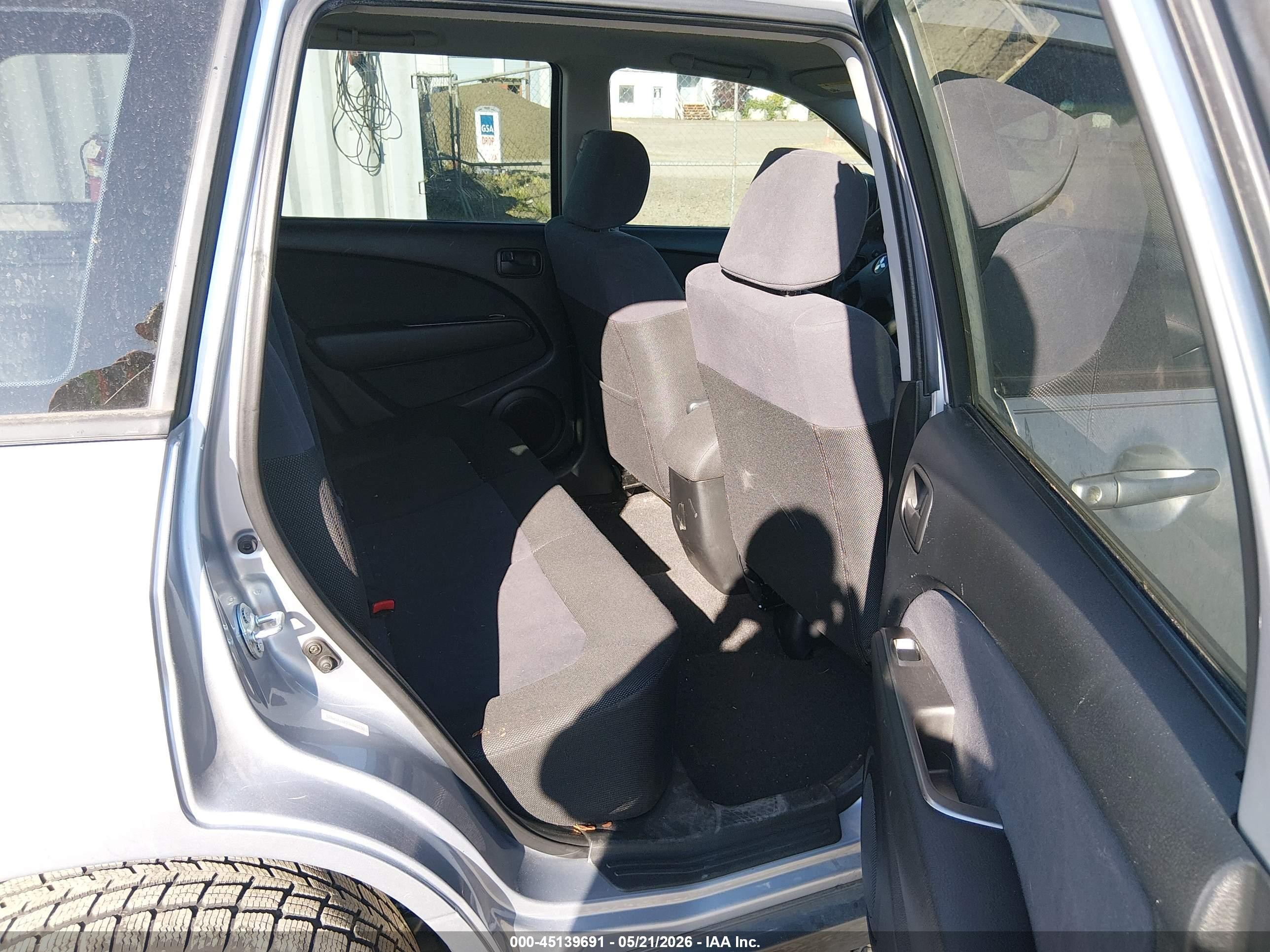 2005 Mitsubishi Outlander Ls Silver vin: JA4LX31F05U040750