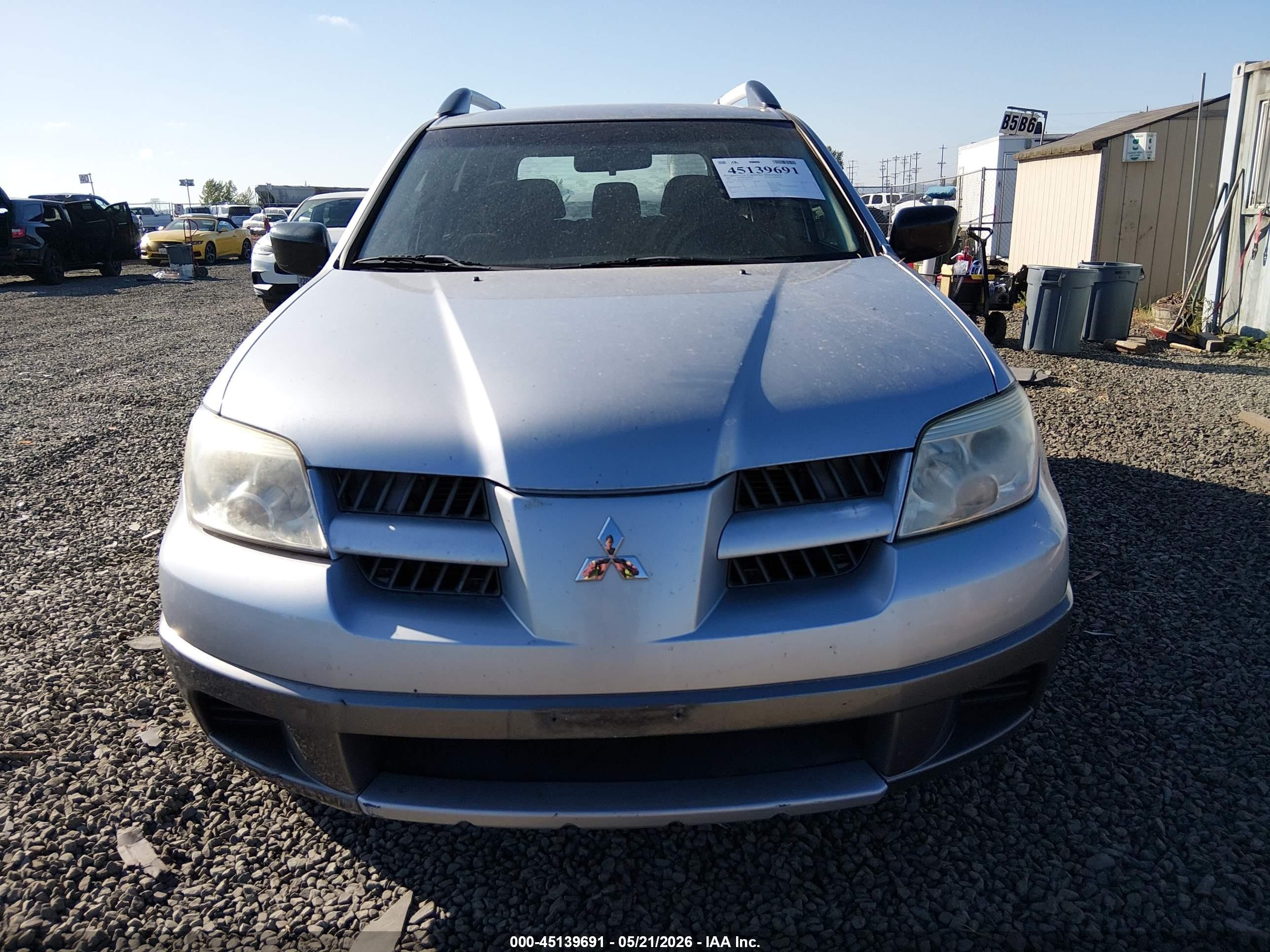 2005 Mitsubishi Outlander Ls Silver vin: JA4LX31F05U040750