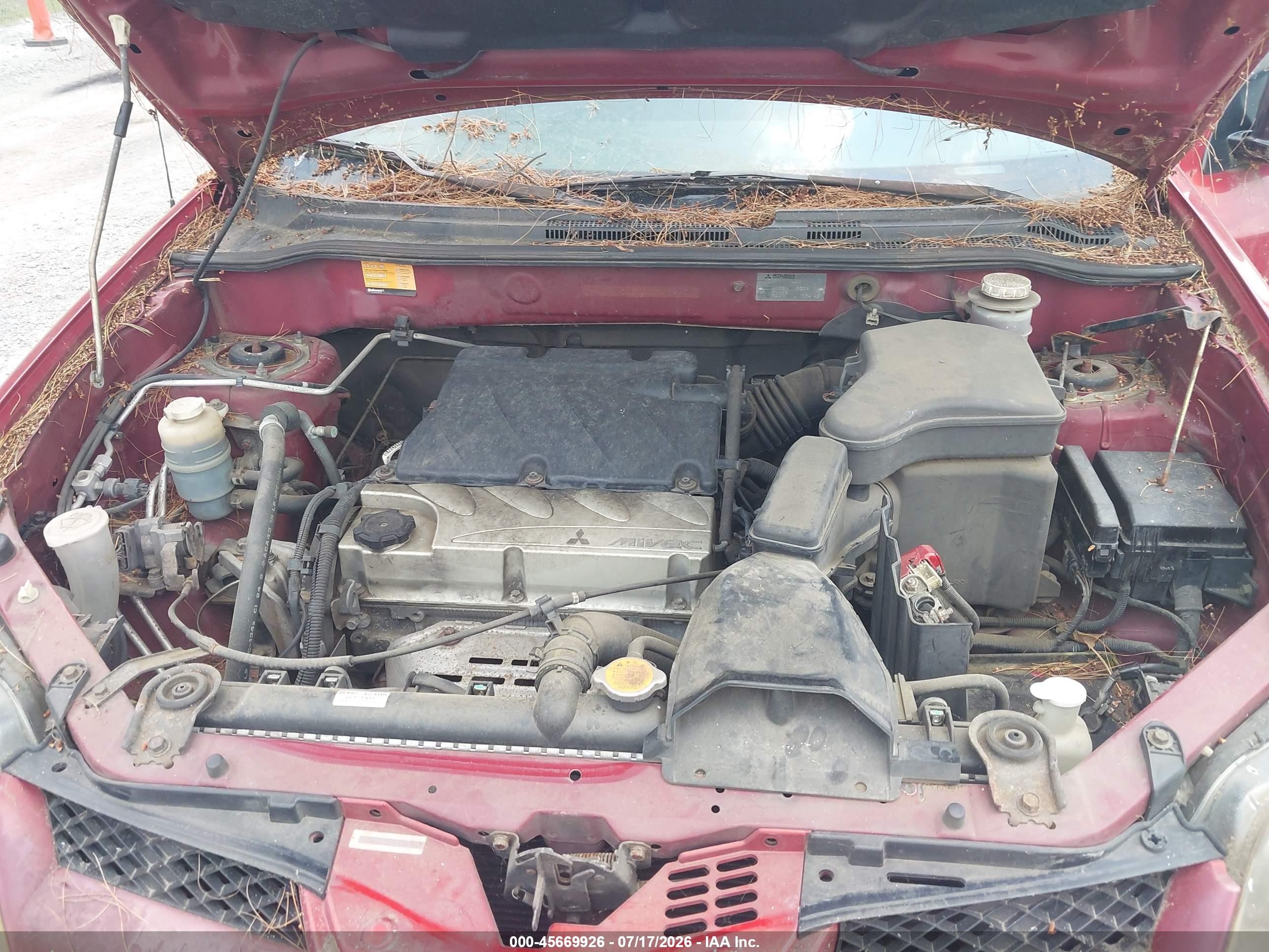 2004 Mitsubishi Outlander Ls Burgundy vin: JA4LX31F14U040447