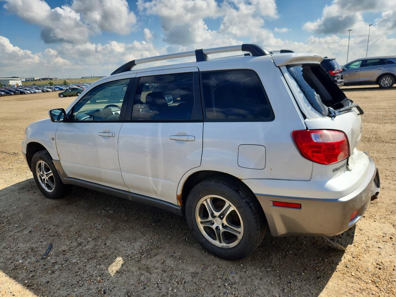 2006 Mitsubishi Outlander Ls White vin: JA4LX31F46U611318