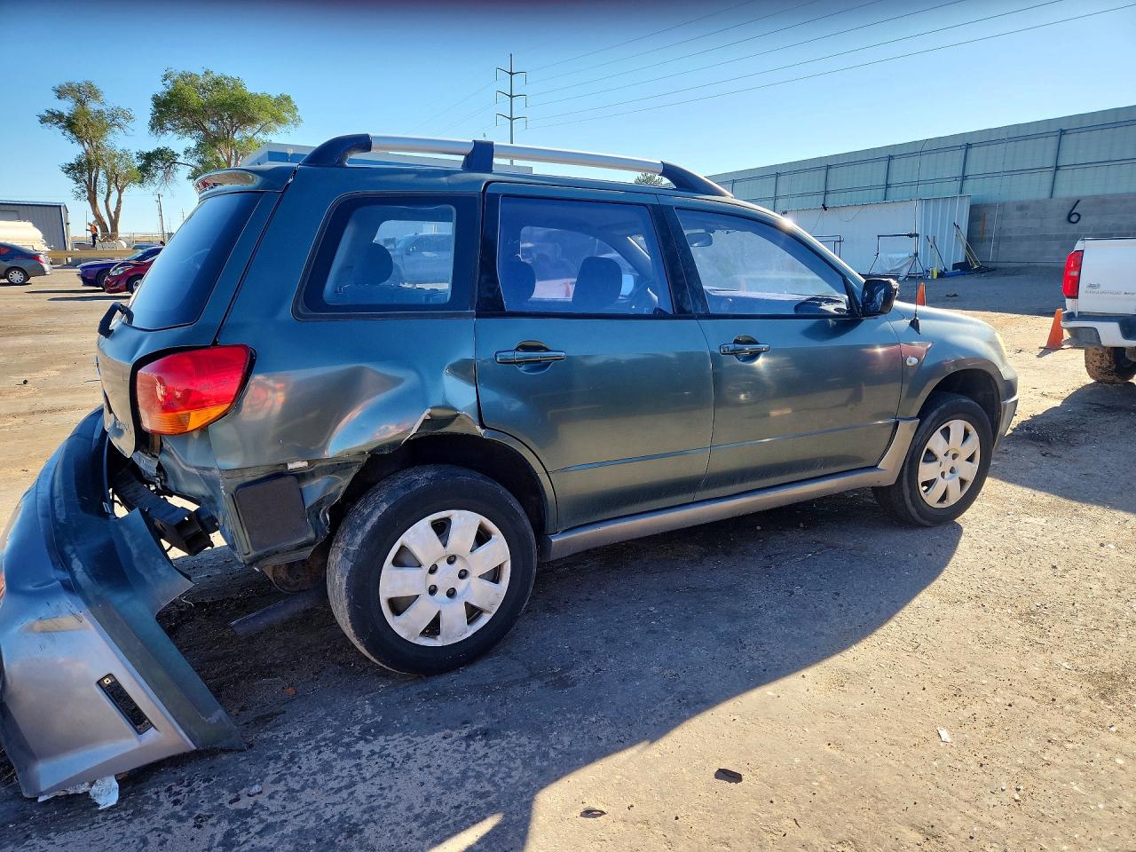 2004 Mitsubishi Outlander Ls Green vin: JA4LX31F74U047743