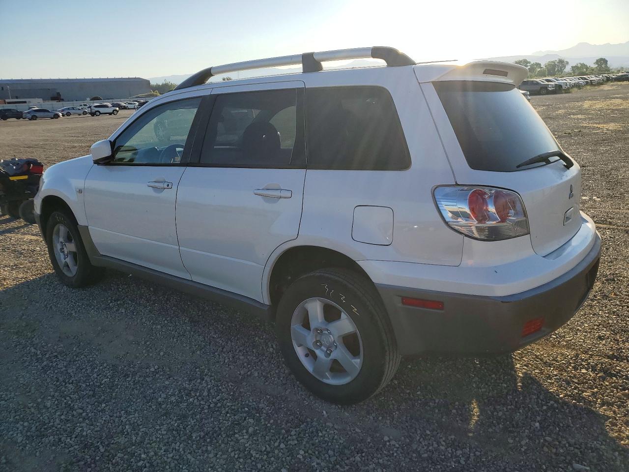 2003 Mitsubishi Outlander Xls White vin: JA4LX41G33U036946